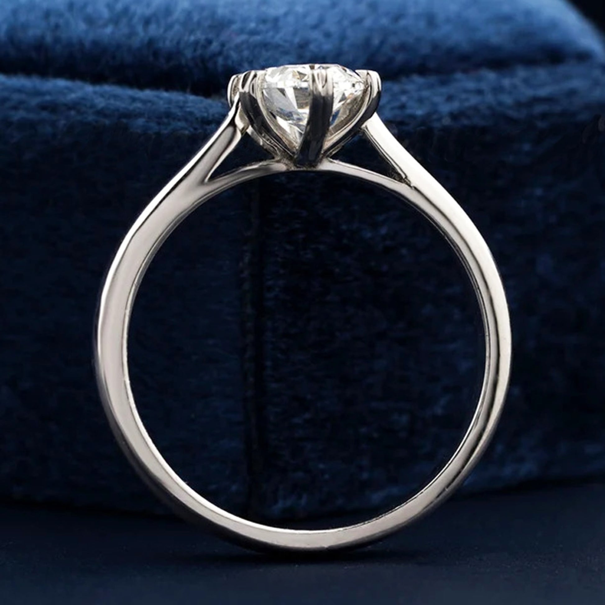 2 carat lab grown oval diamond ring