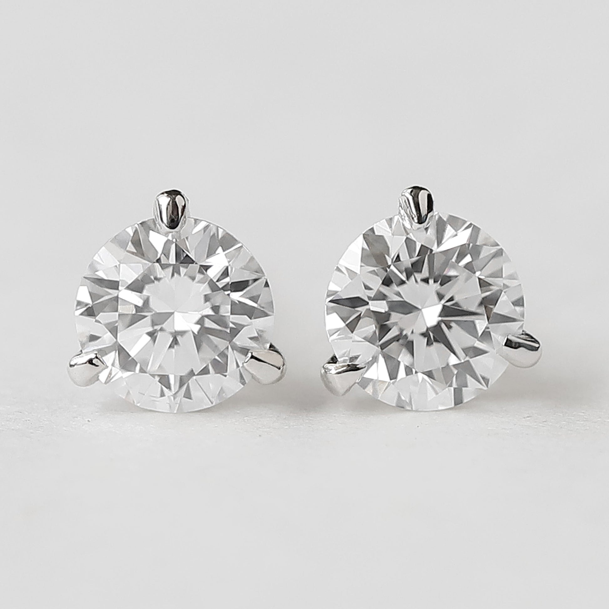 earring diamond studs
