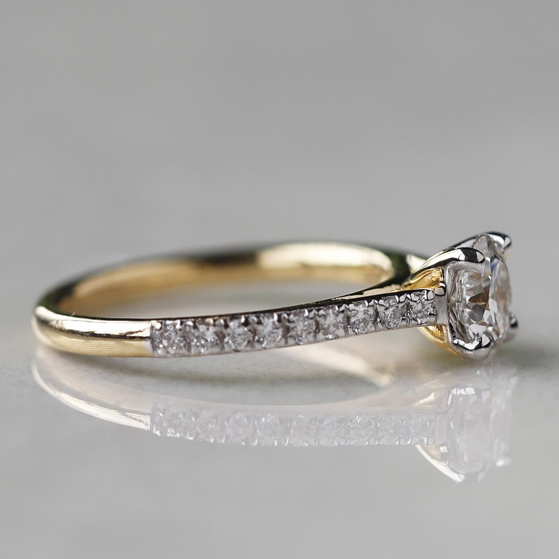 lab grown diamonds engagement rings