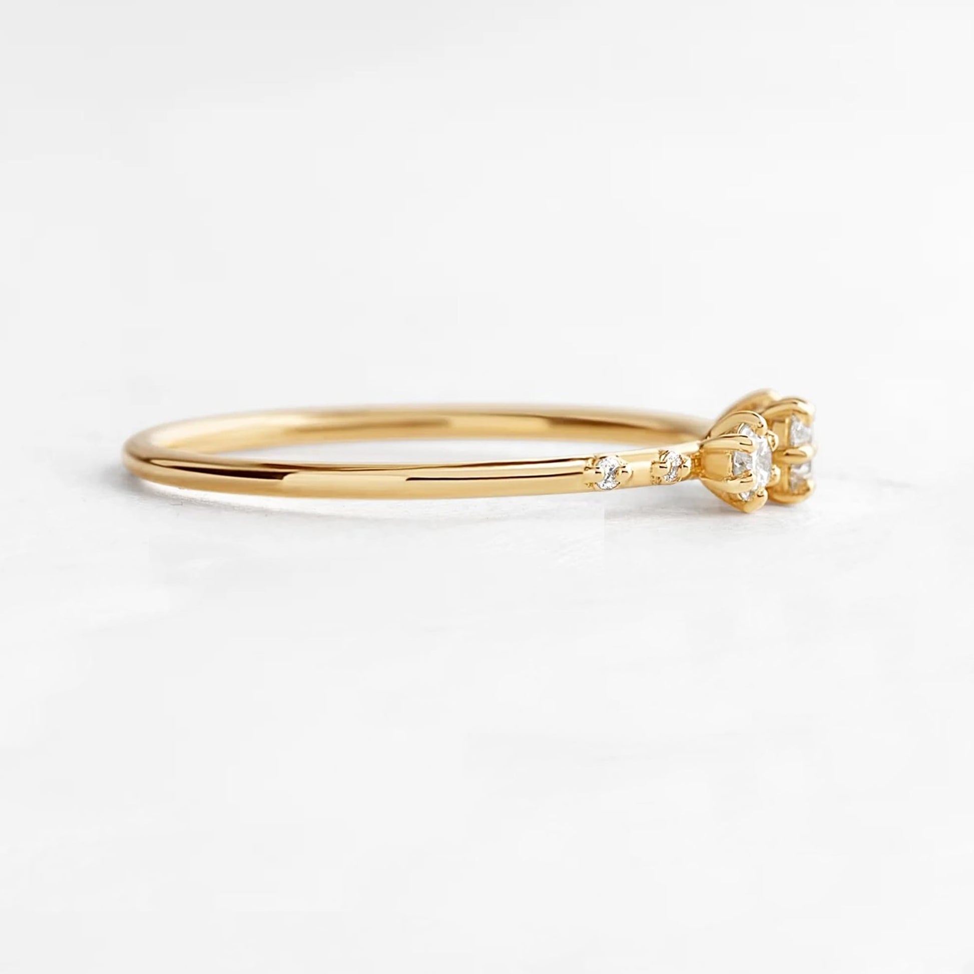 round cut diamond ring