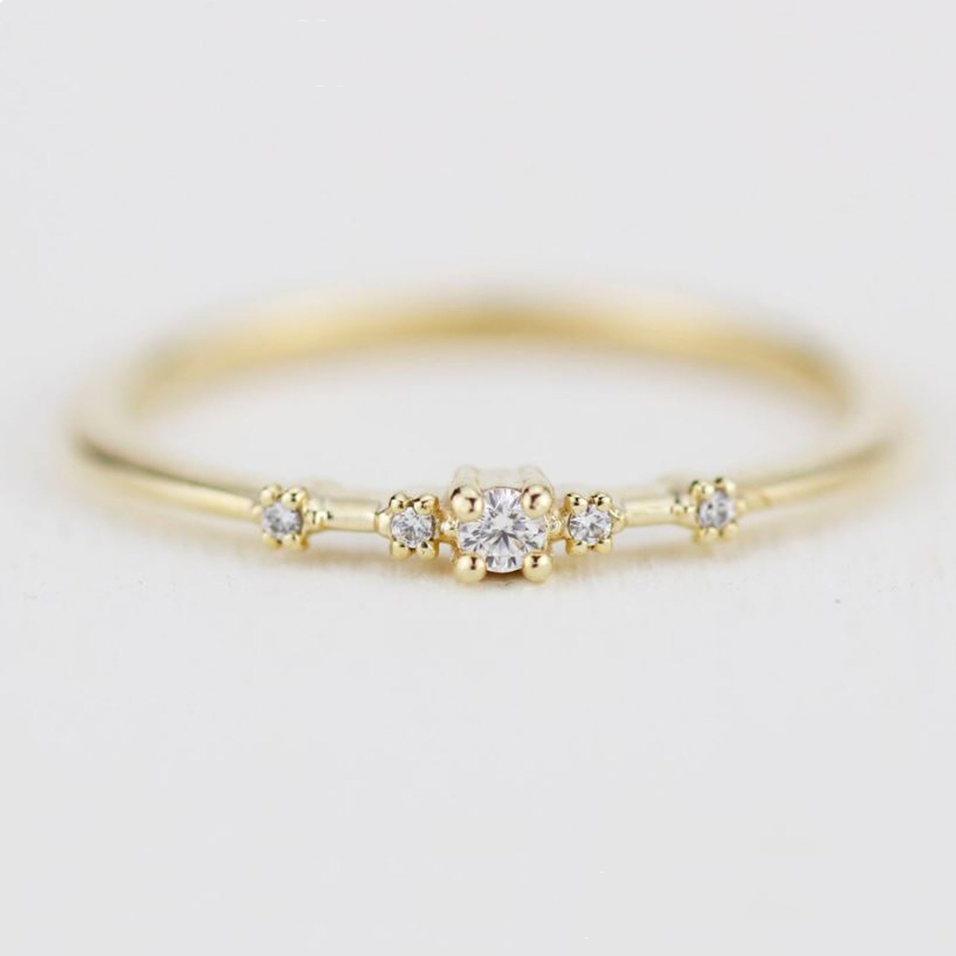 Minimal Wedding Diamond Ring