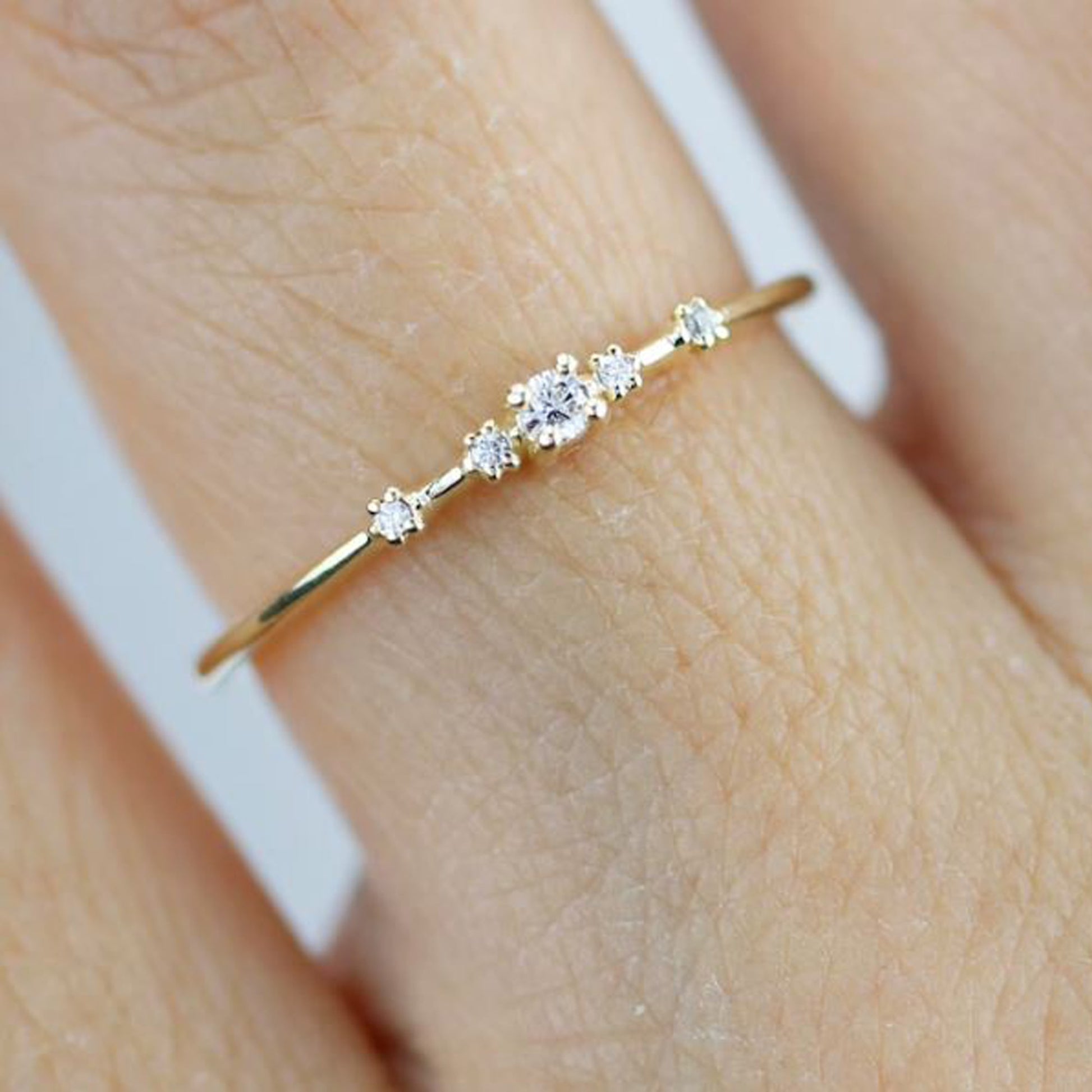 Minimal Wedding Diamond Ring