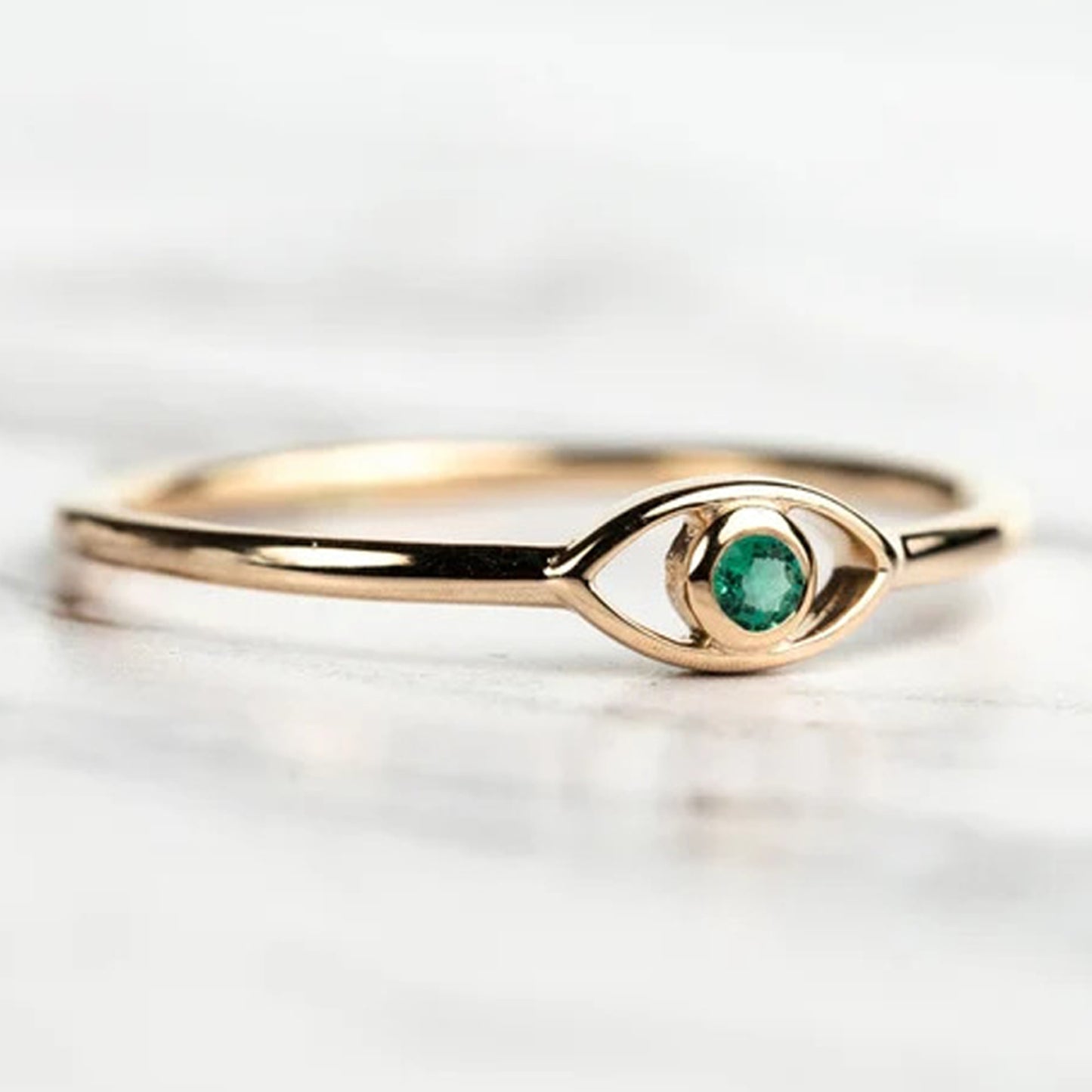 emerald ring gold