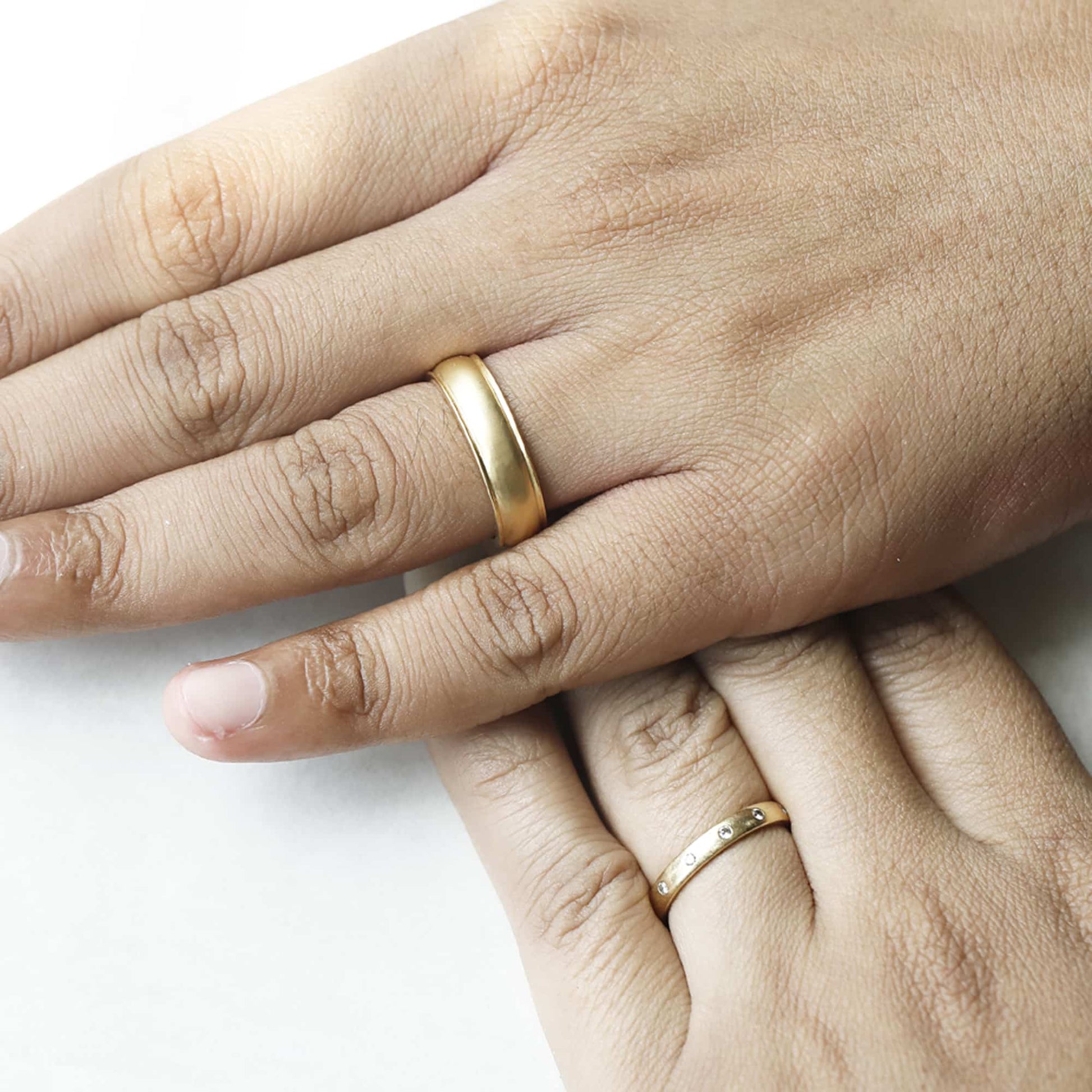 gold band ring