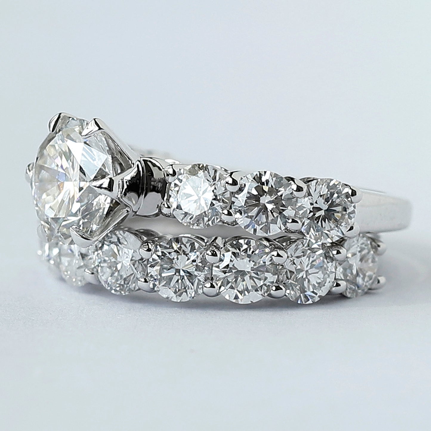 Round Cut Gold Wedding Ring