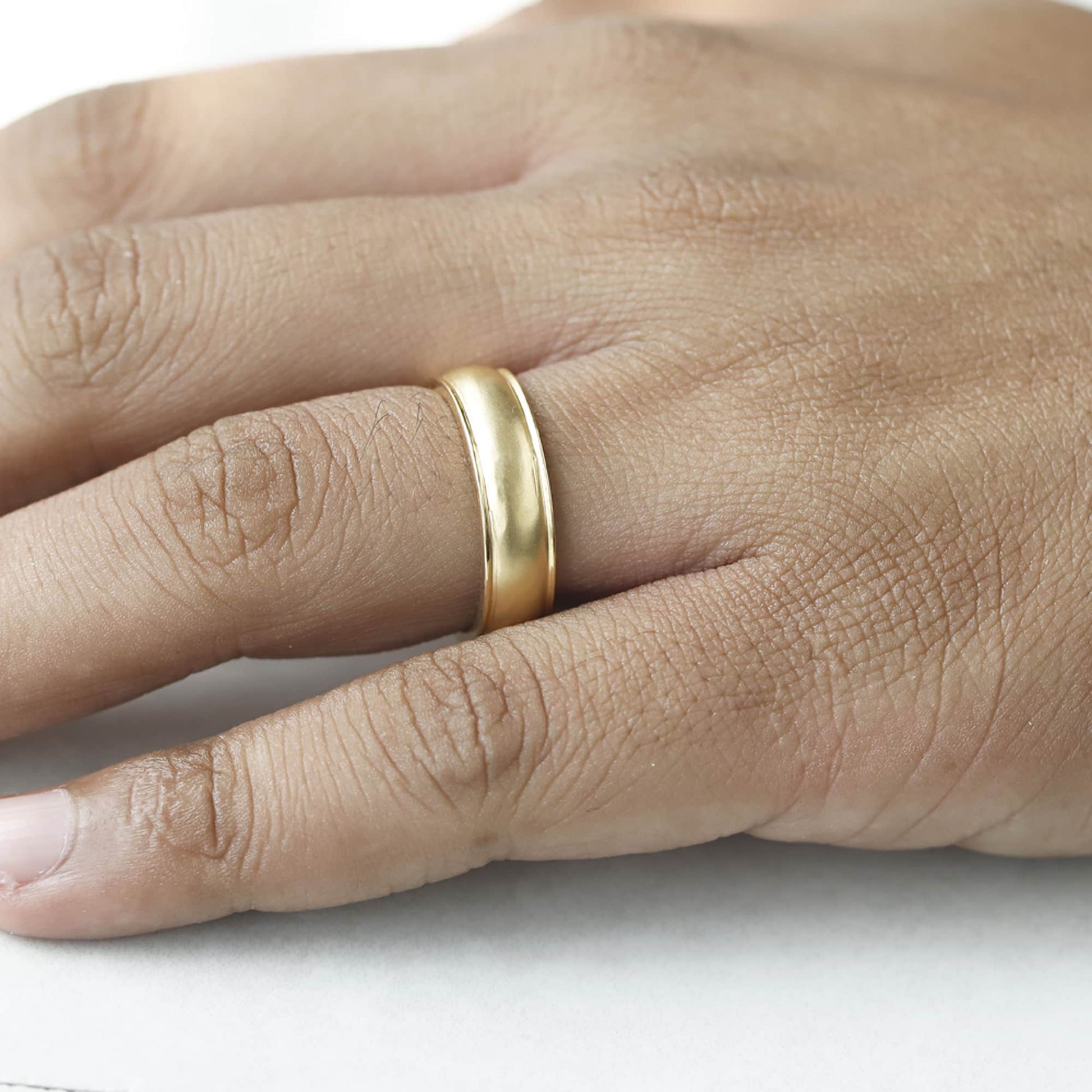 gold band ring
