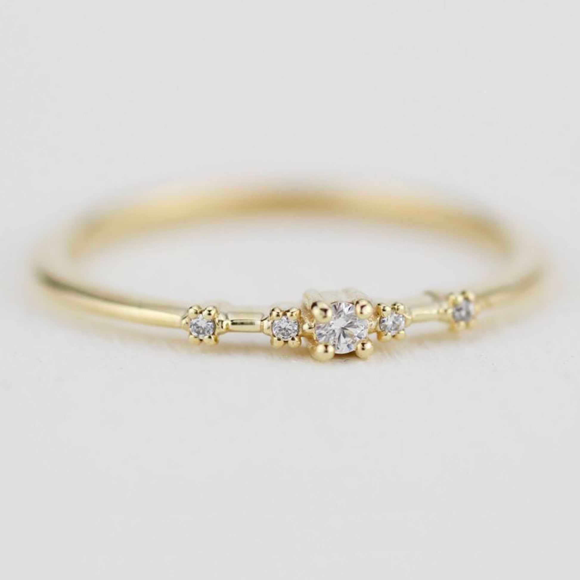 Minimal Wedding Diamond Ring