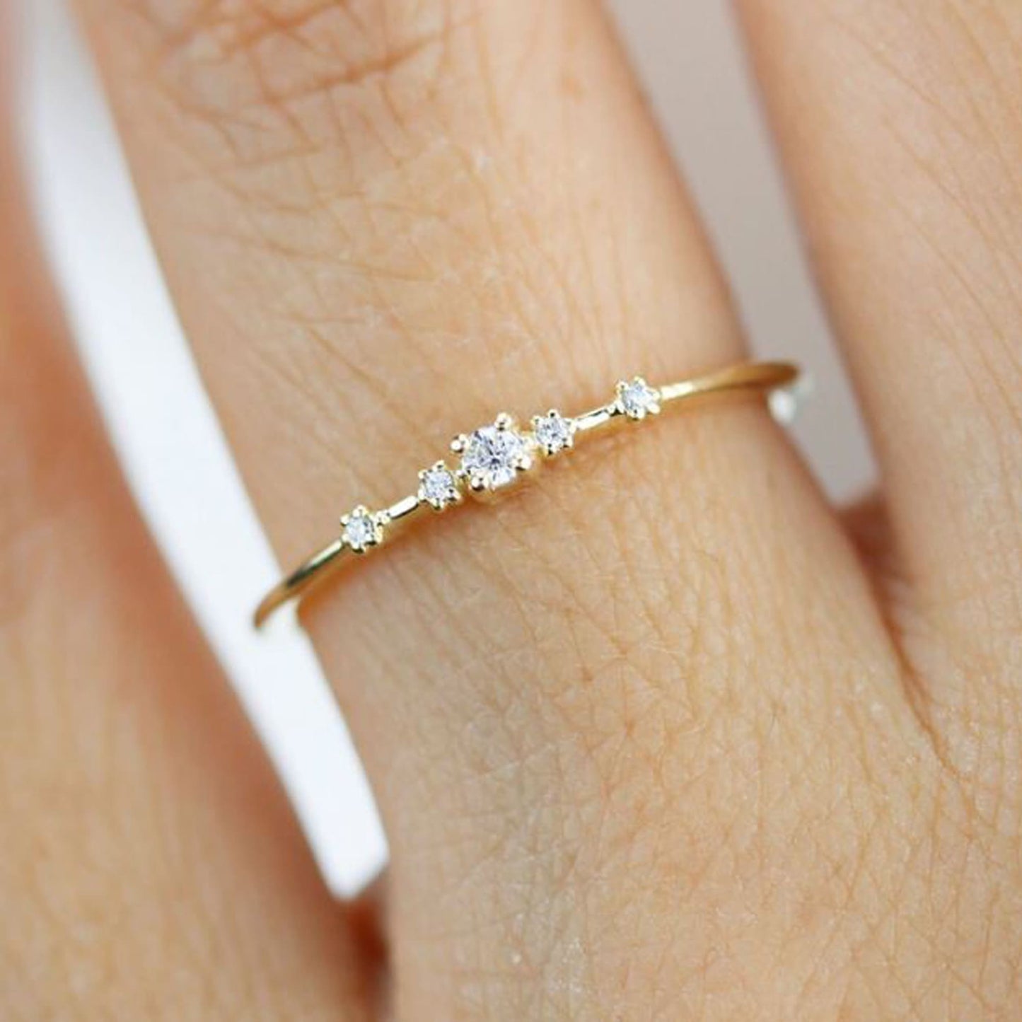 Minimal Wedding Diamond Ring