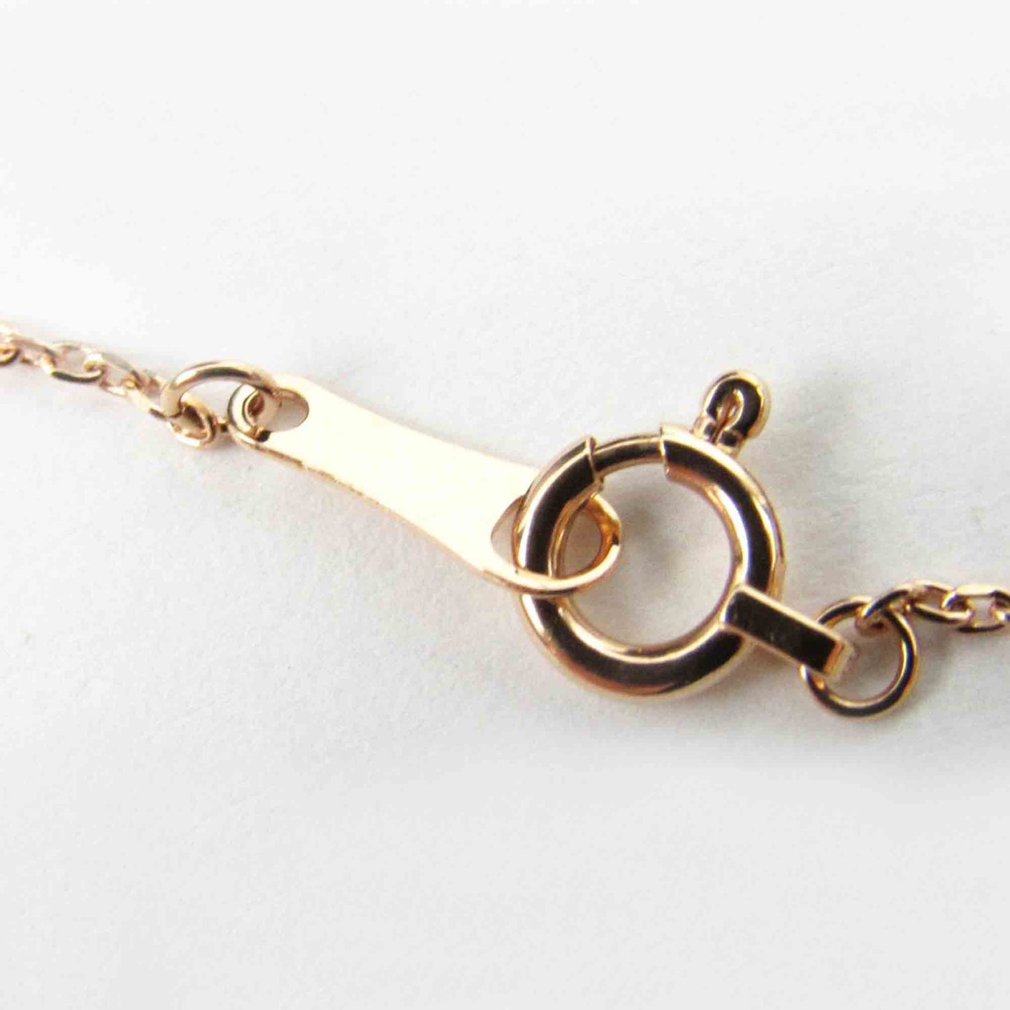 diamond pendant necklace