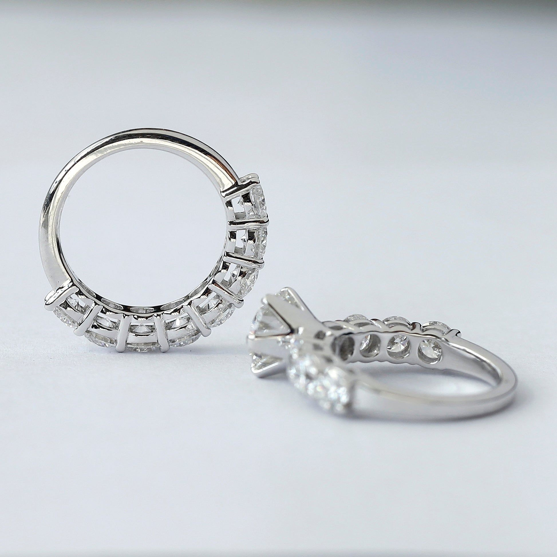 Sparkling Gold Round Wedding Rings