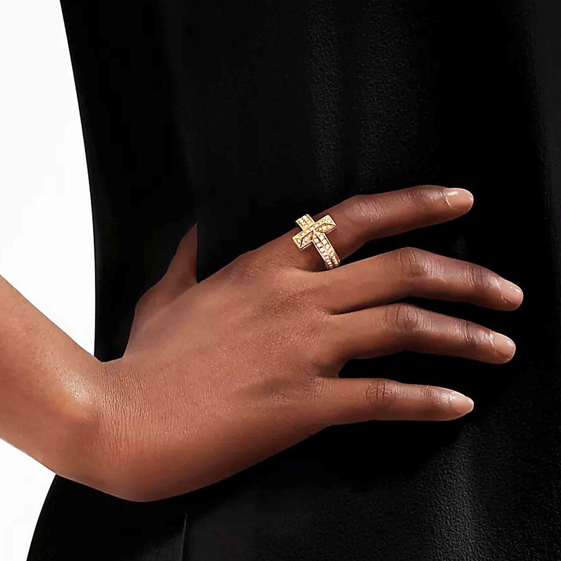 Elegant men's ring in 14K gold with 0.54 CT diamond