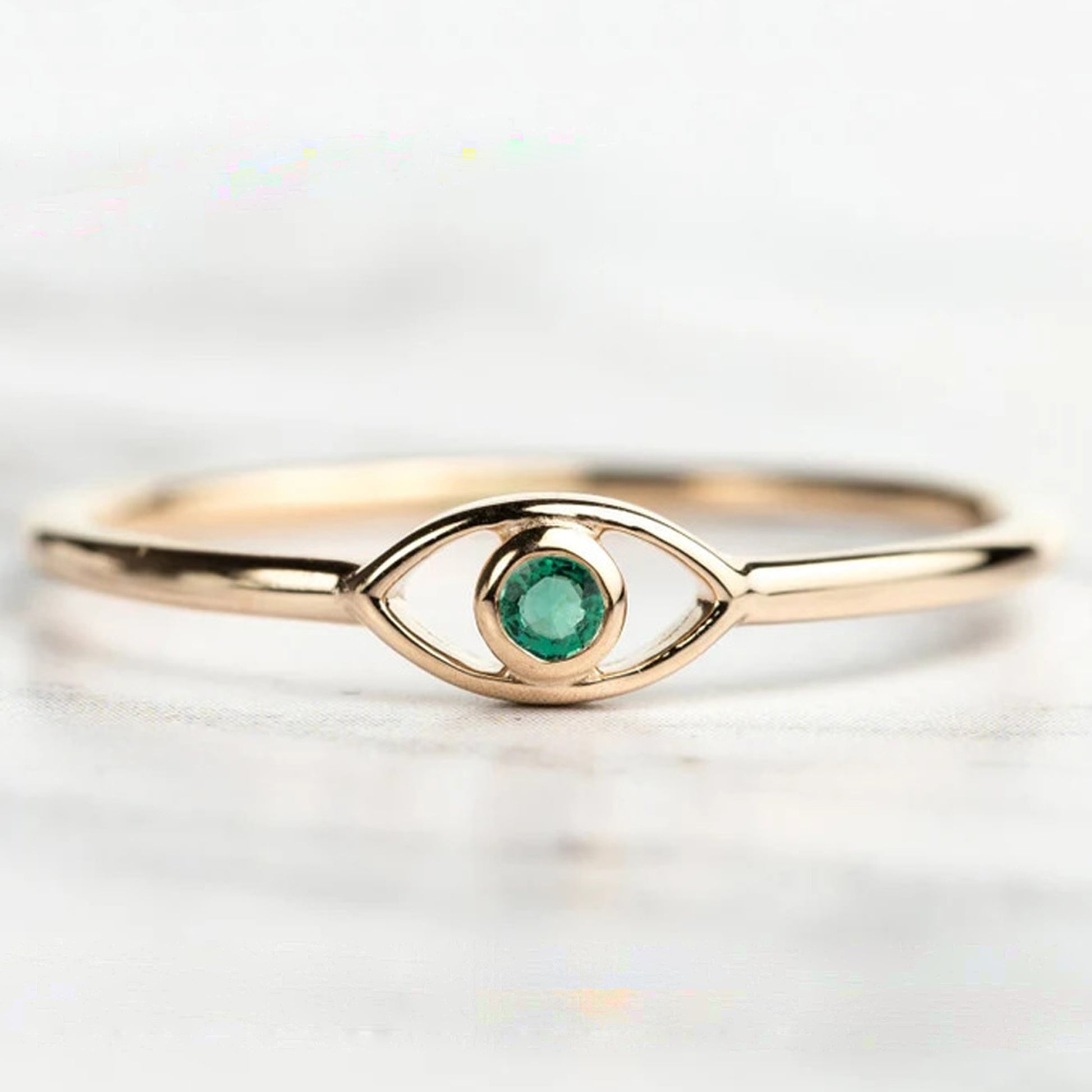 emerald ring gold