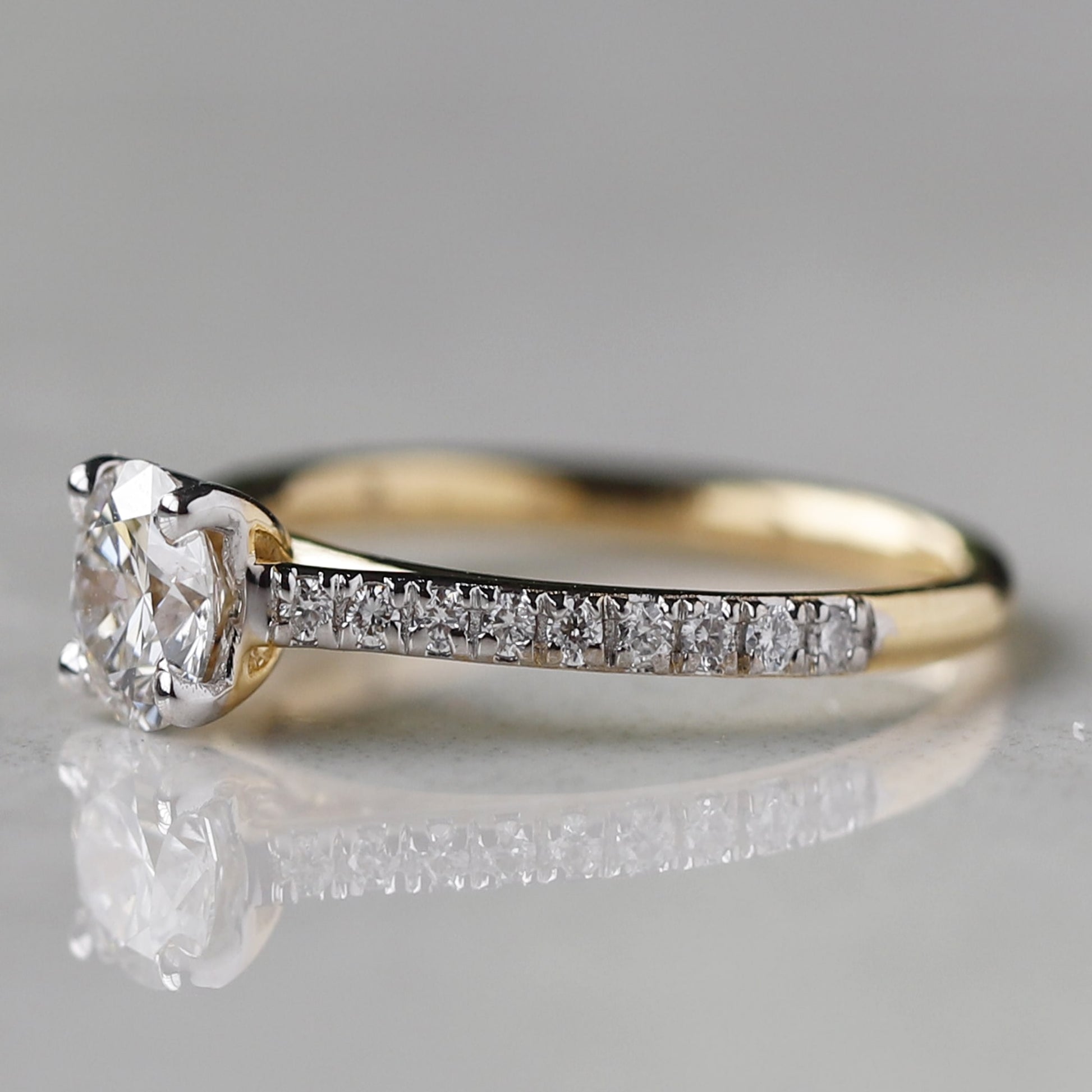 lab grown diamonds engagement rings