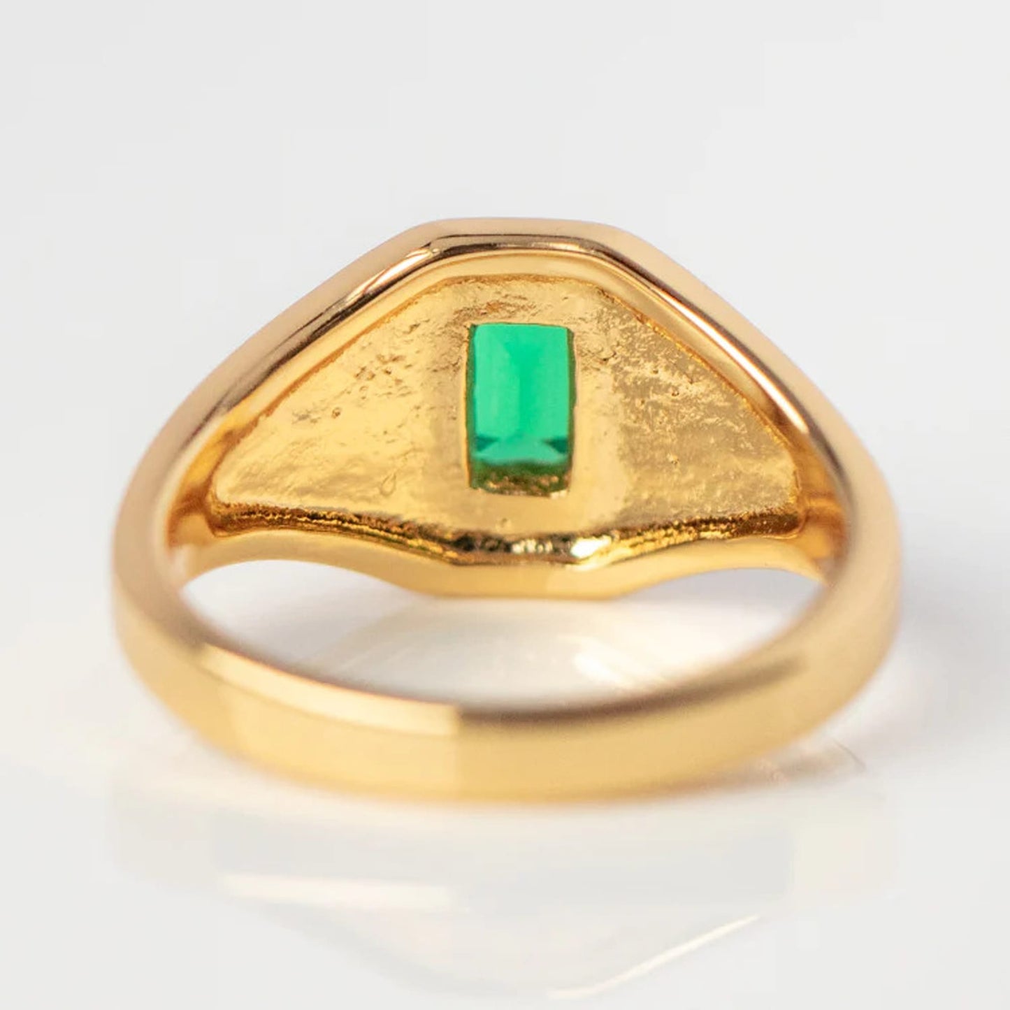 emerald stone ring