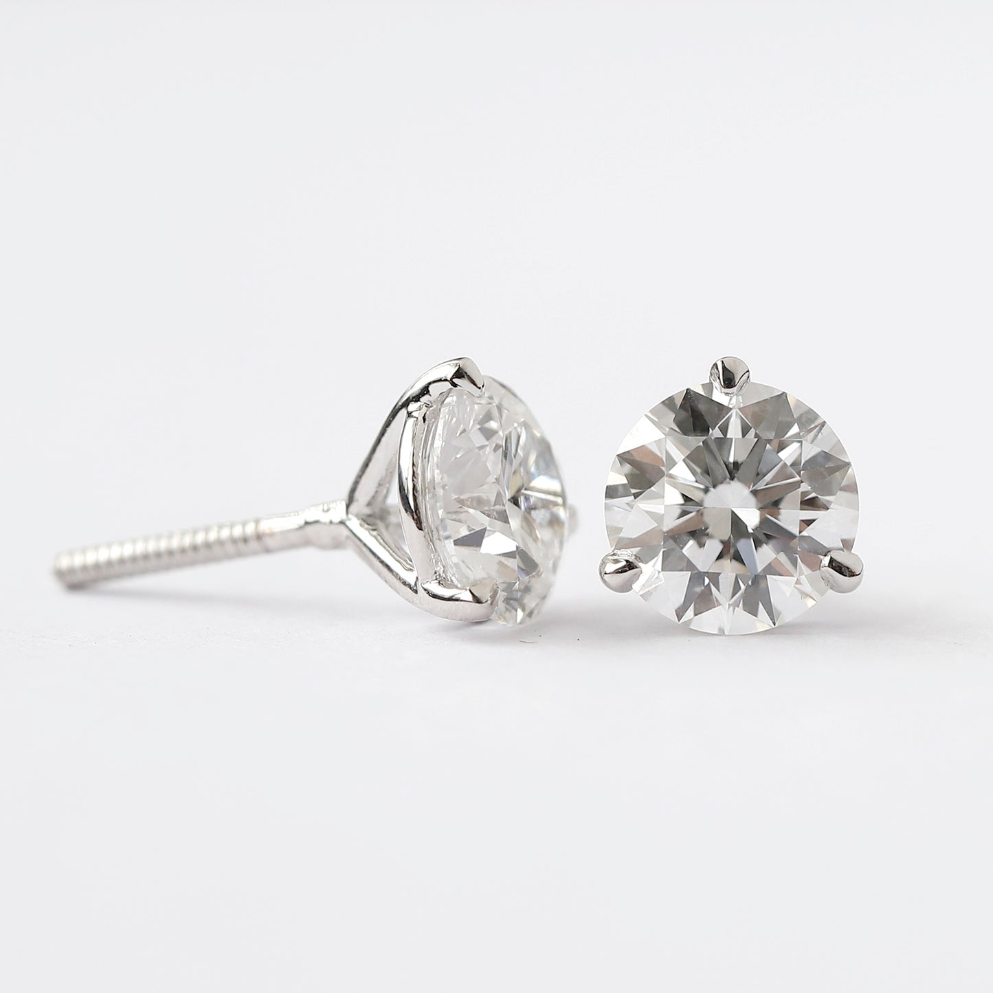 Round Diamond Earring