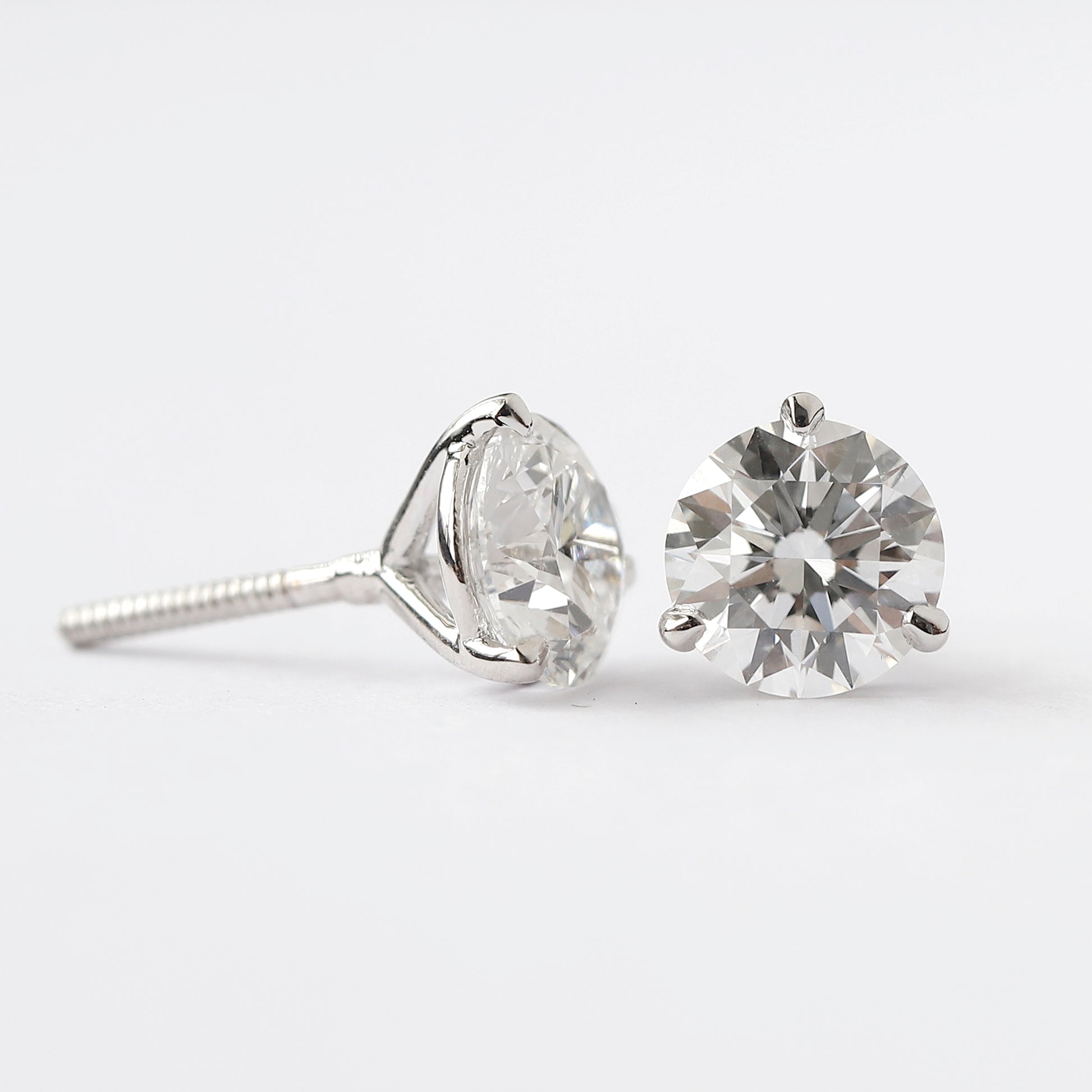 Round Diamond Earring