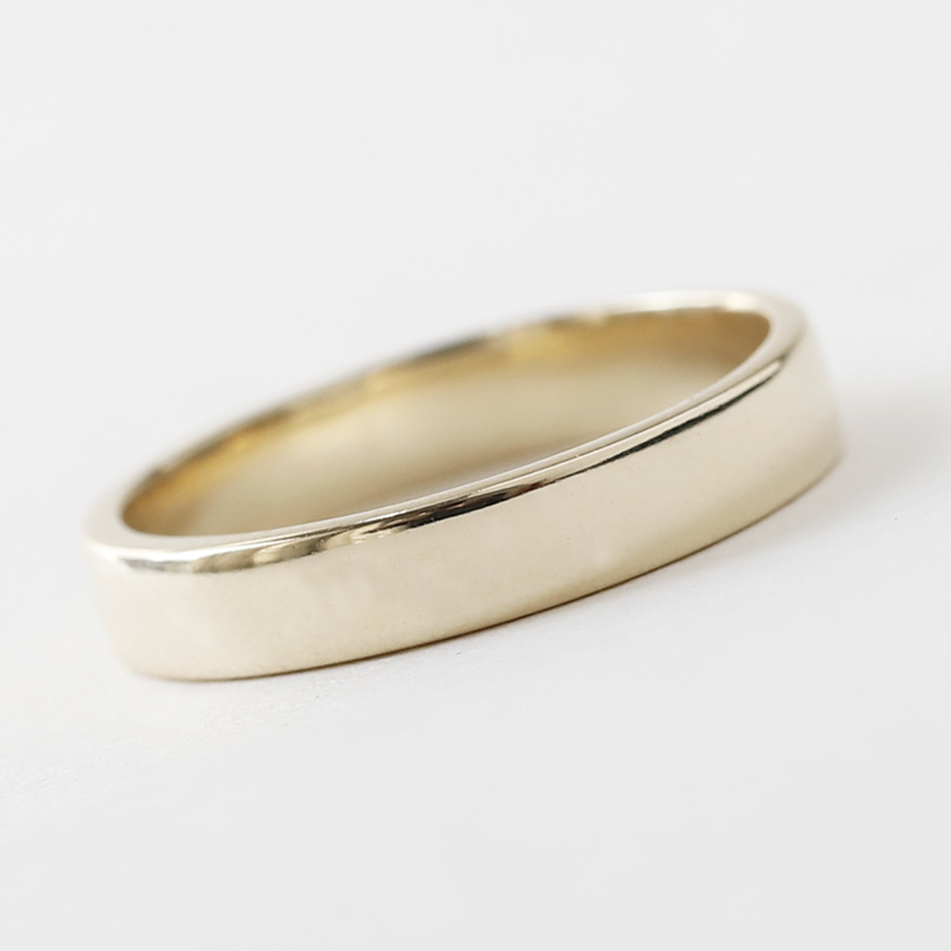 gold wedding ring