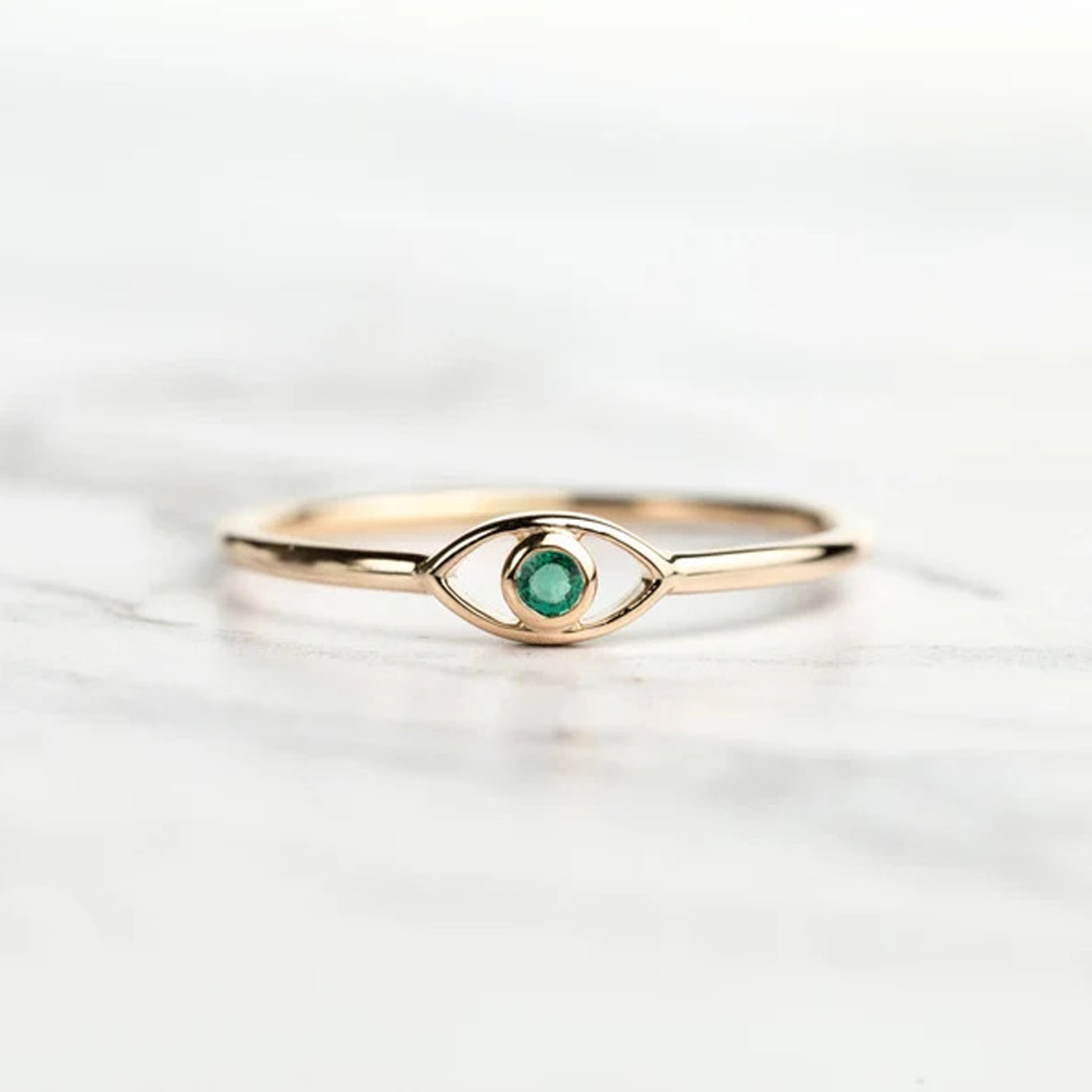 emerald ring gold