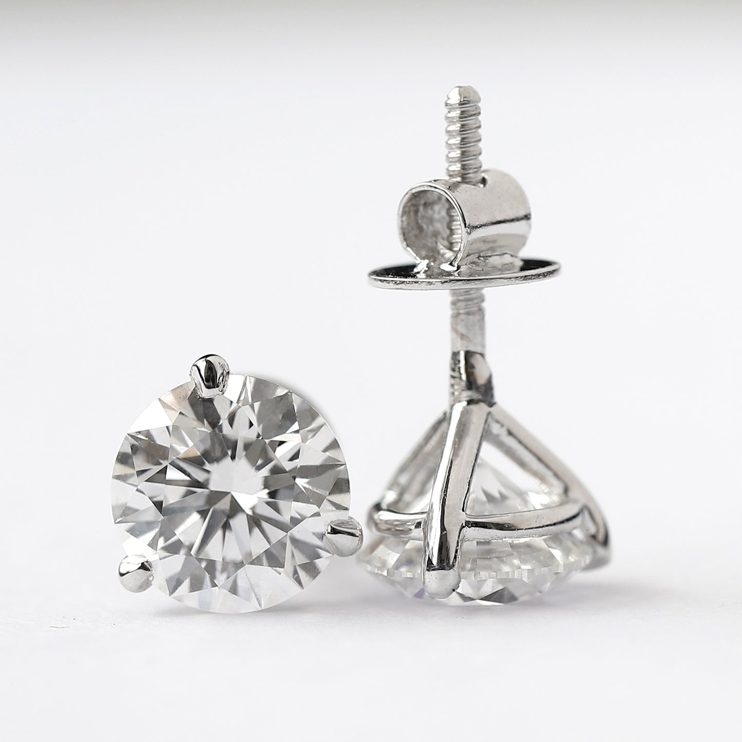 Round Diamond Earring