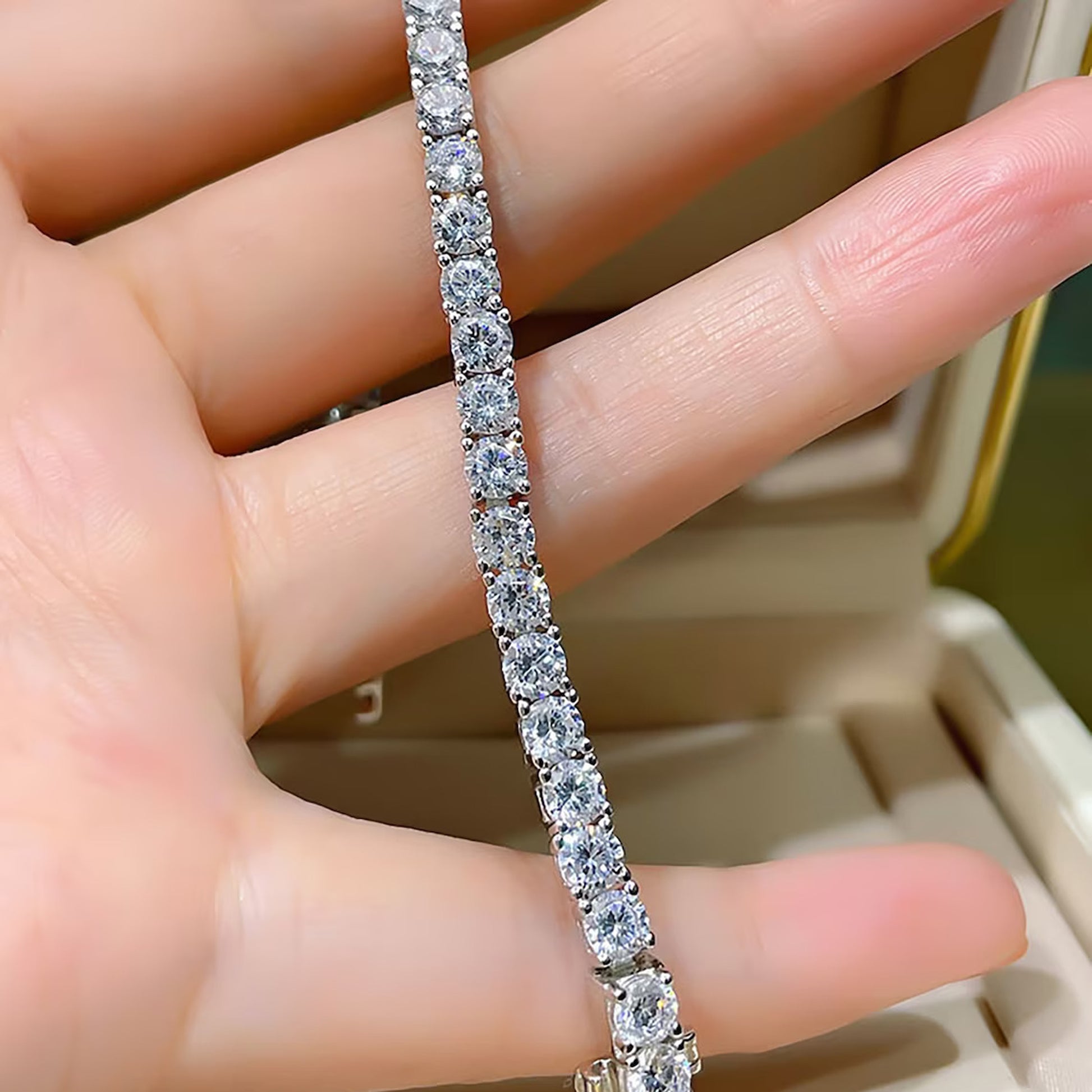 14 karat gold diamond tennis bracelet