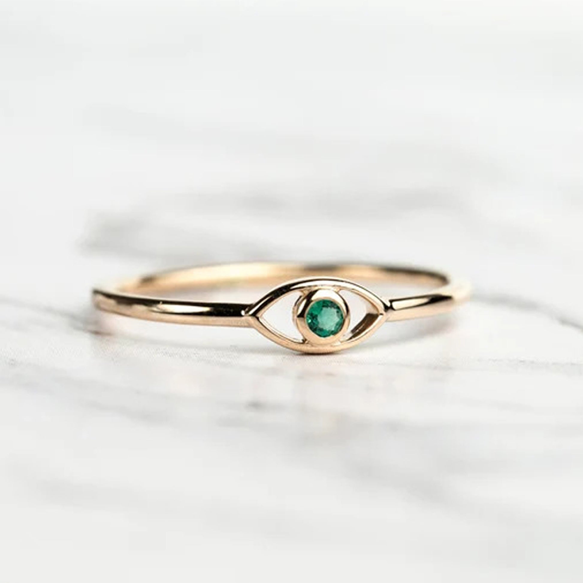emerald ring gold