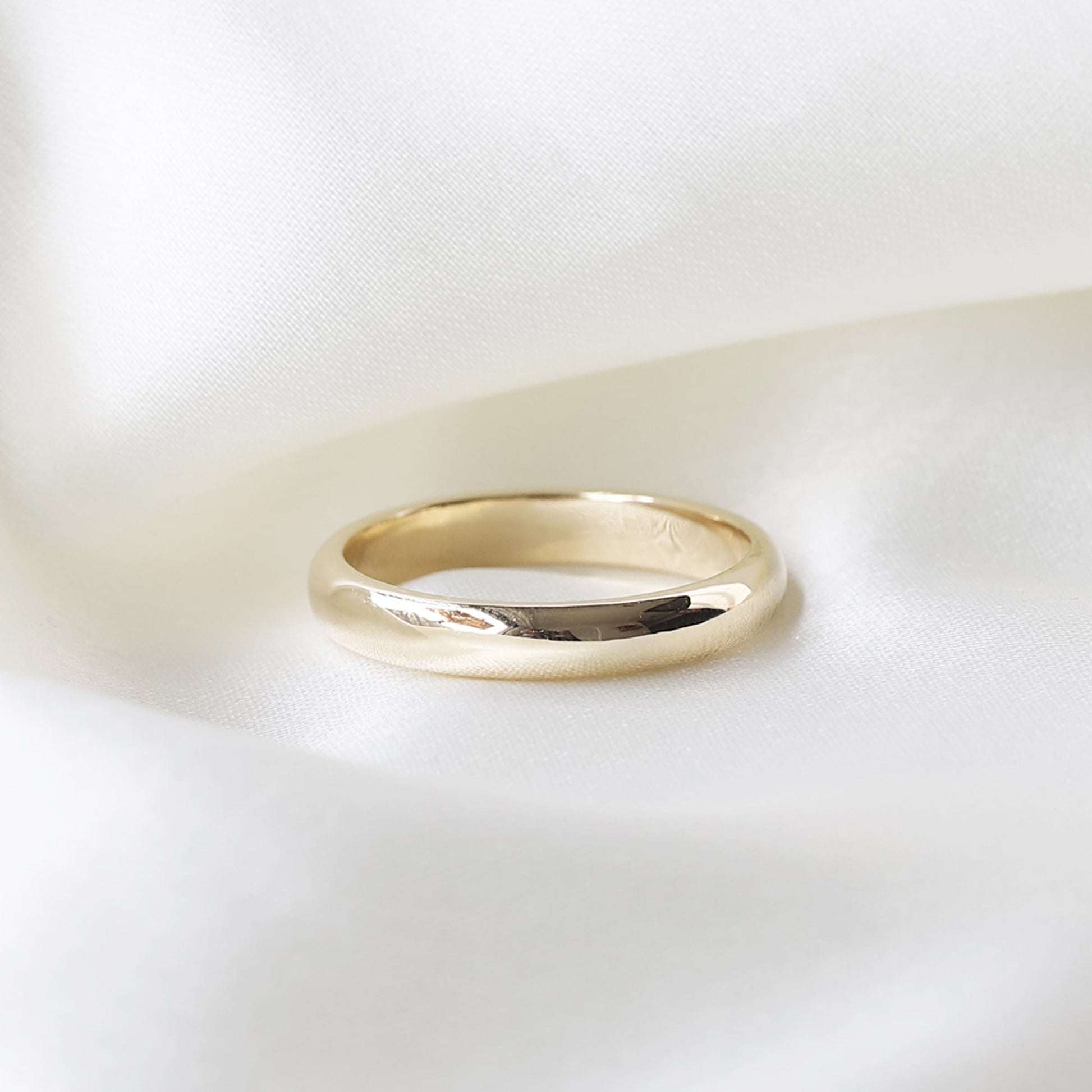 gold wedding band