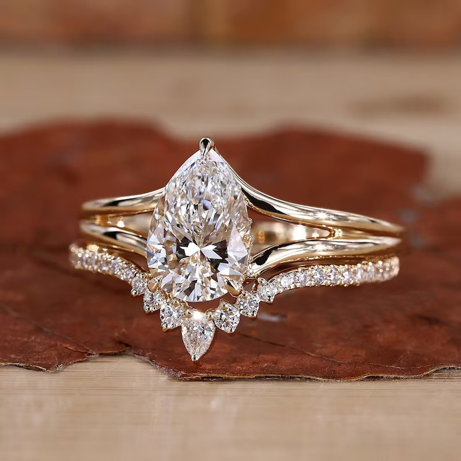 Pear Shaped Engagement Ring Set