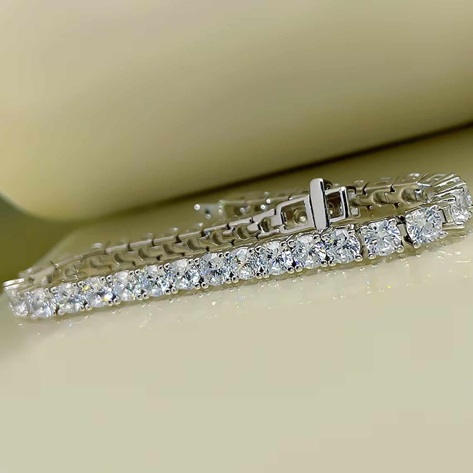 14 karat gold diamond tennis bracelet