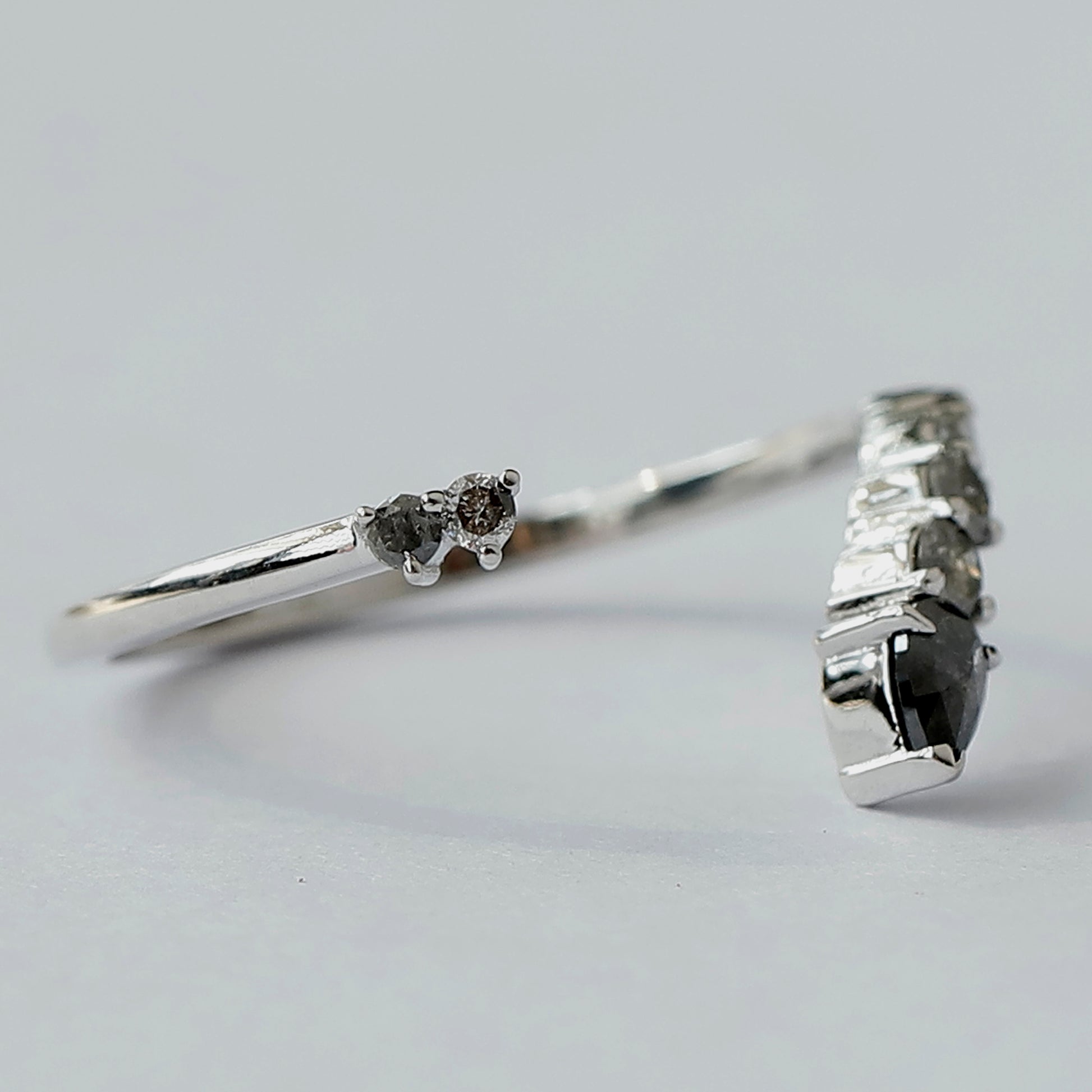 Timeless 14K gold diamond ring