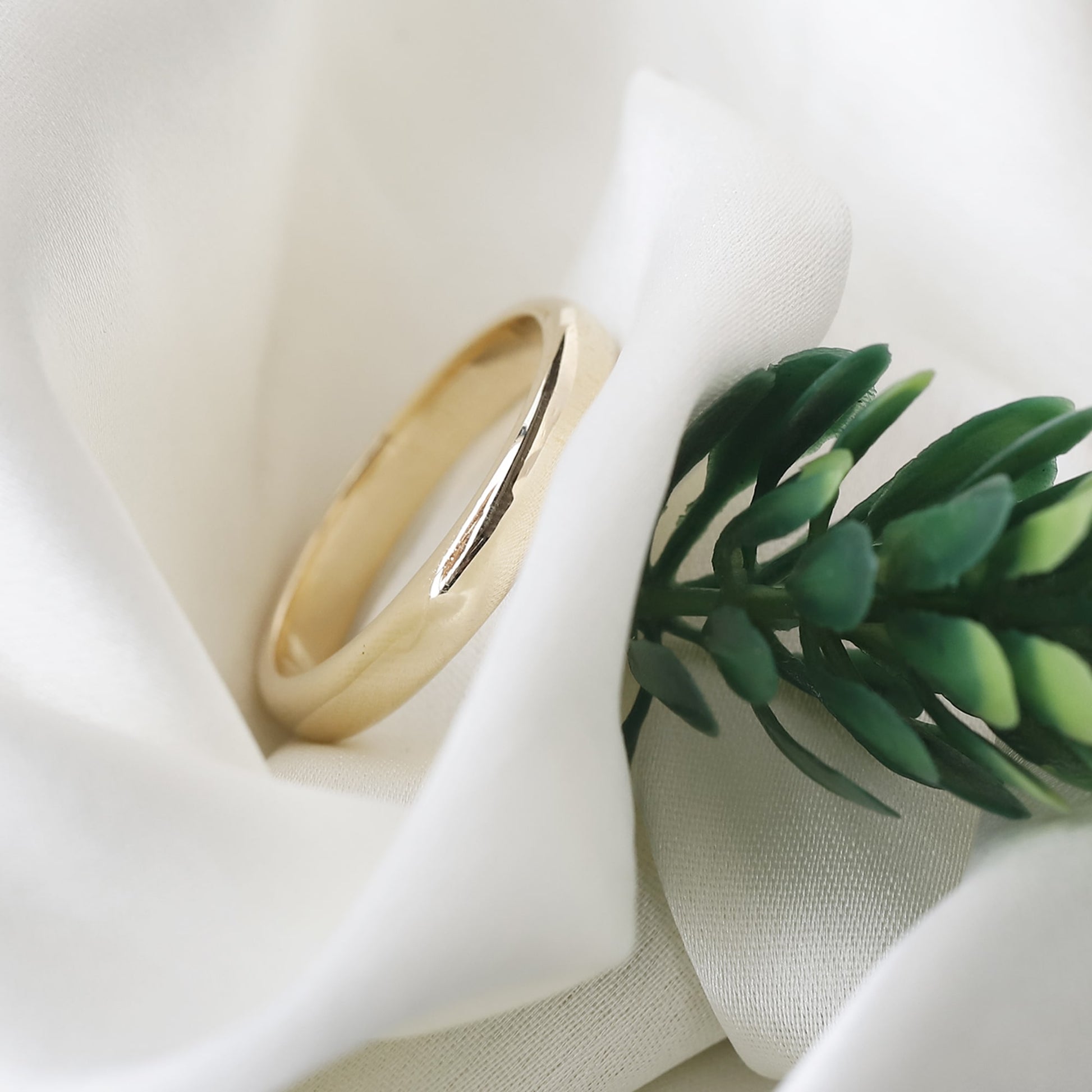 gold wedding band