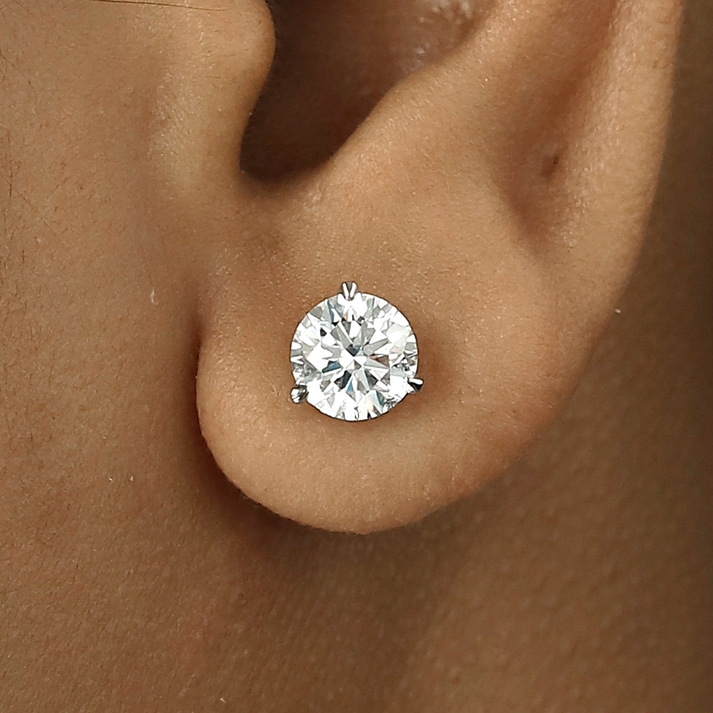Round Diamond Earring