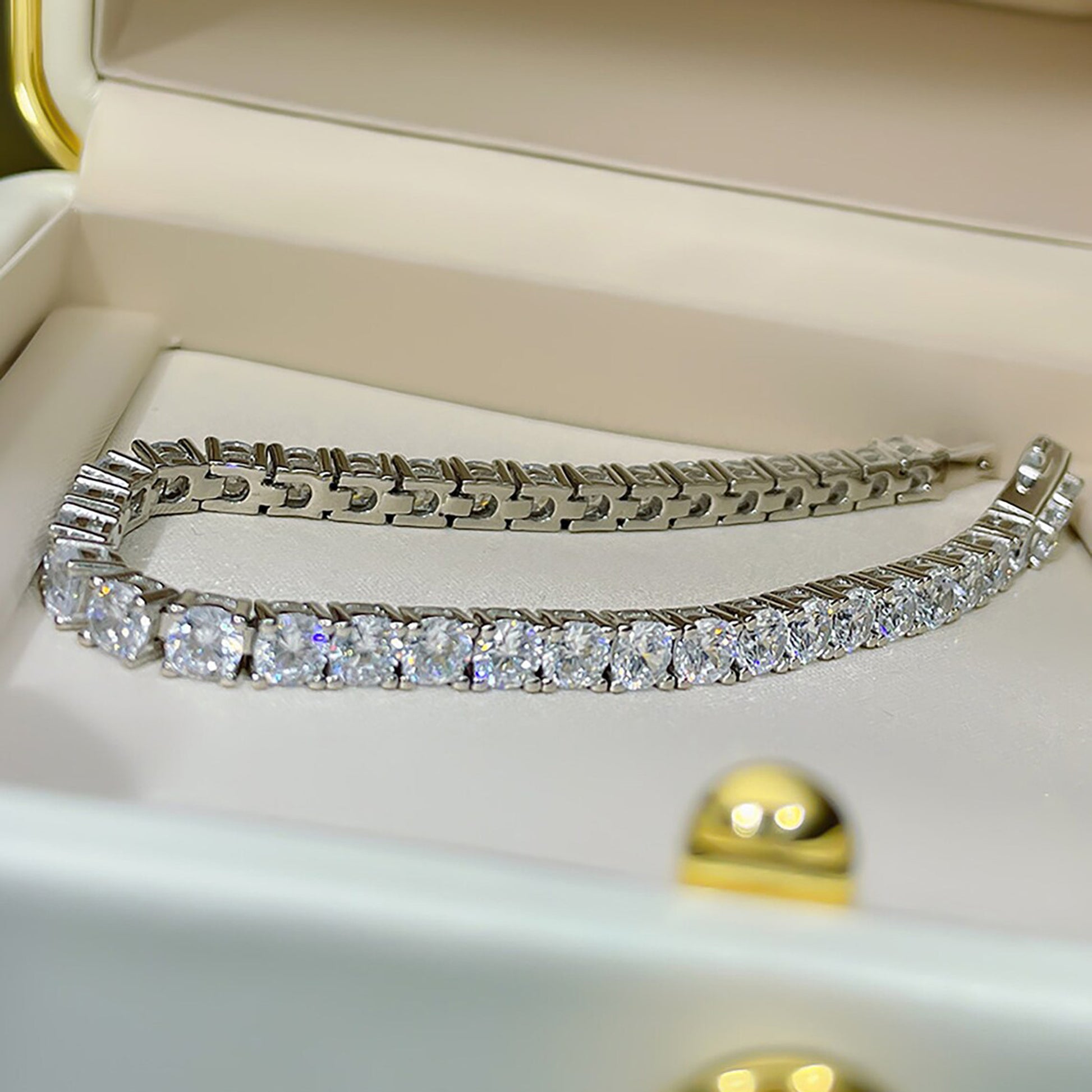 14 karat gold diamond tennis bracelet