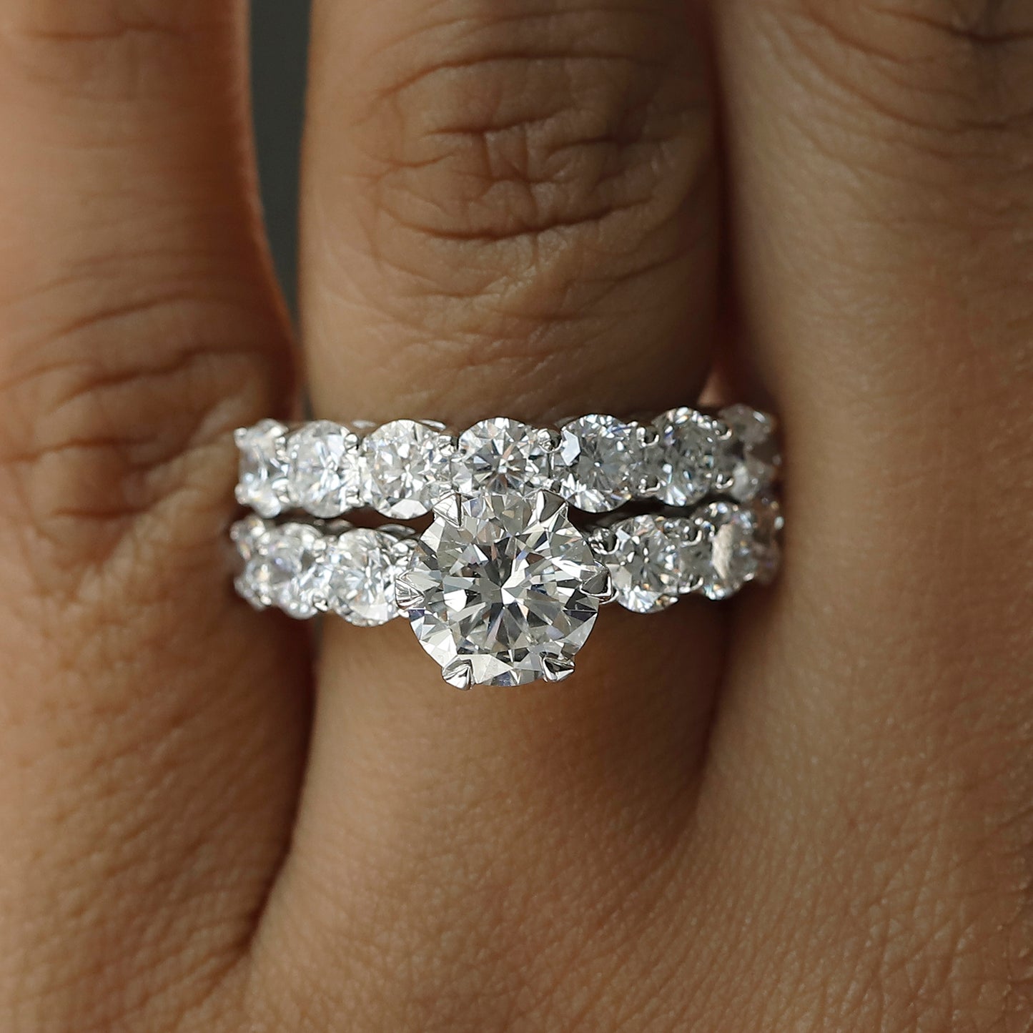 14K Gold Round Wedding Ring with Diamond