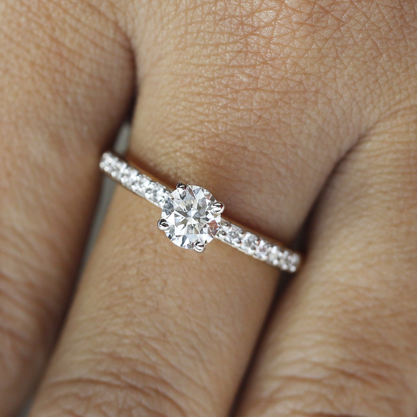 lab grown diamonds engagement rings