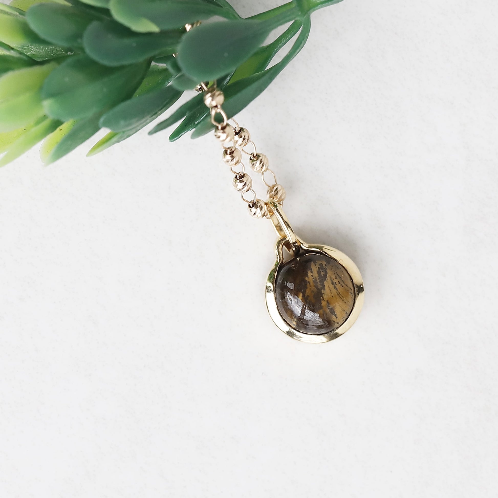 tiger eye stone