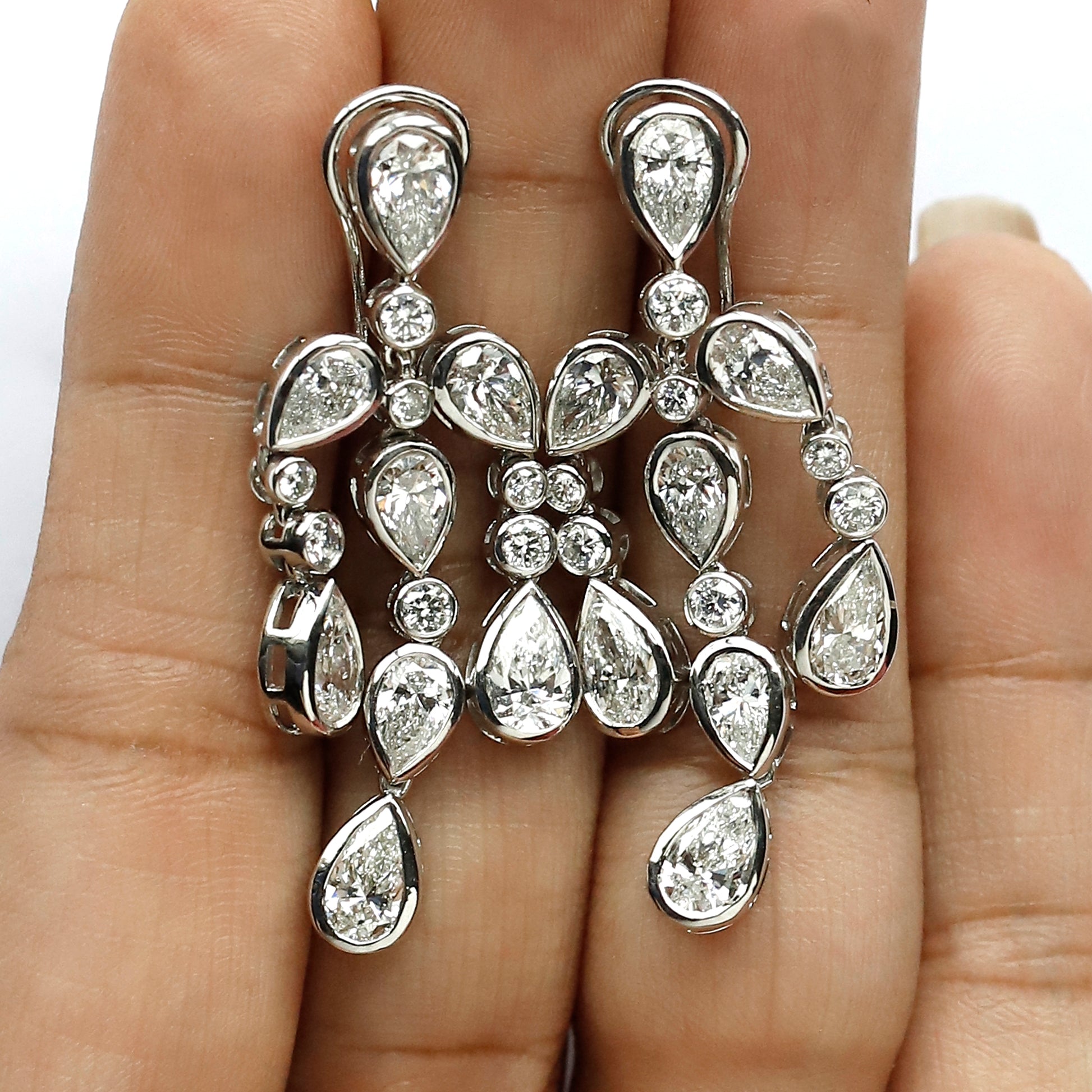 Pear Diamond Earring