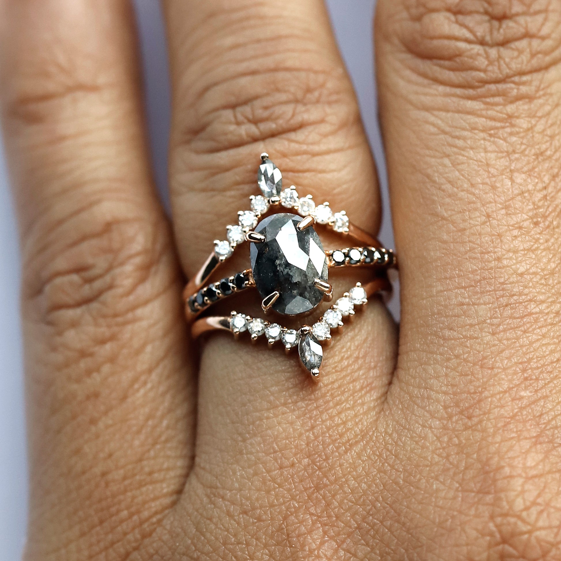 Exquisite 14K Gold Ring with Fine Craftsmanship