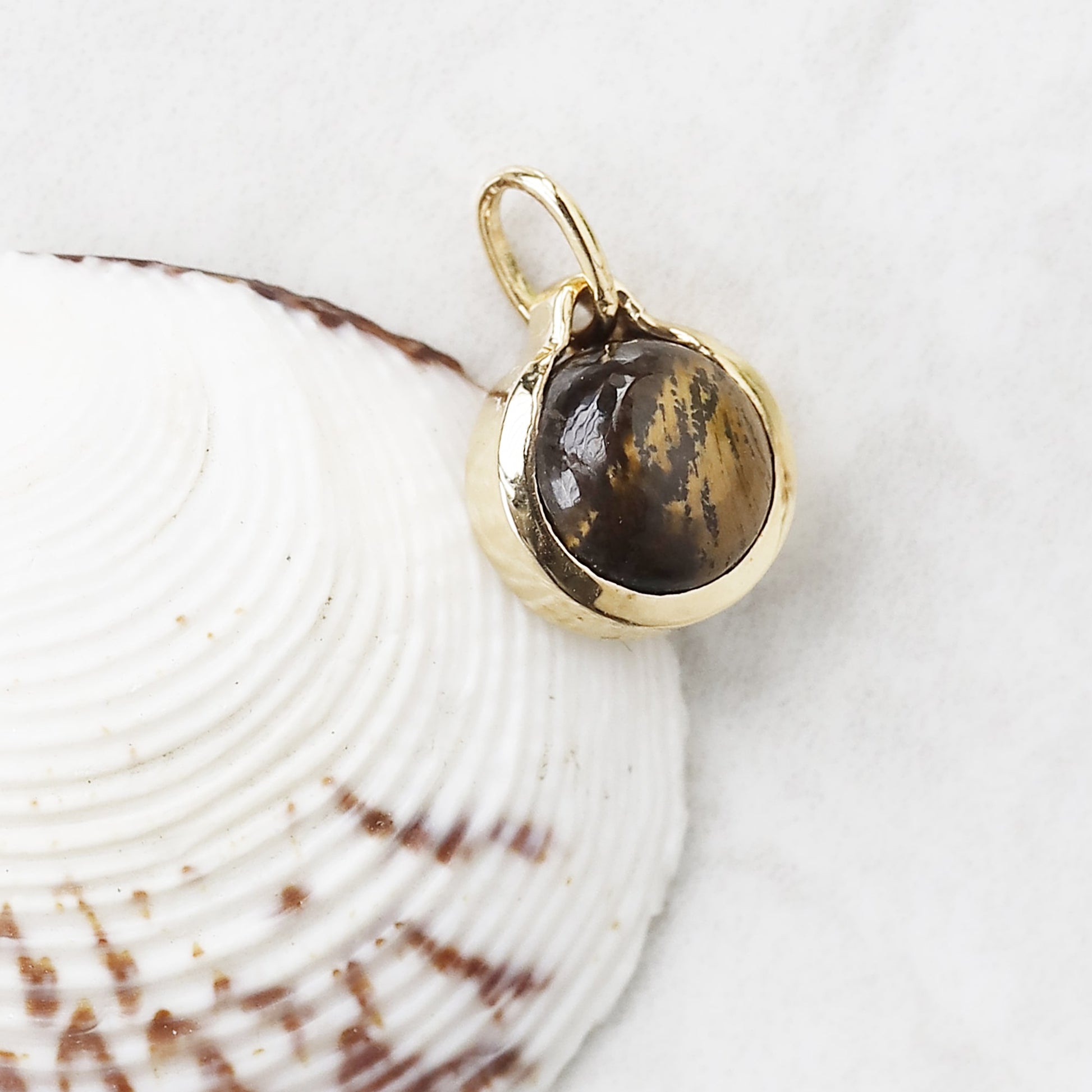 tiger eye stone