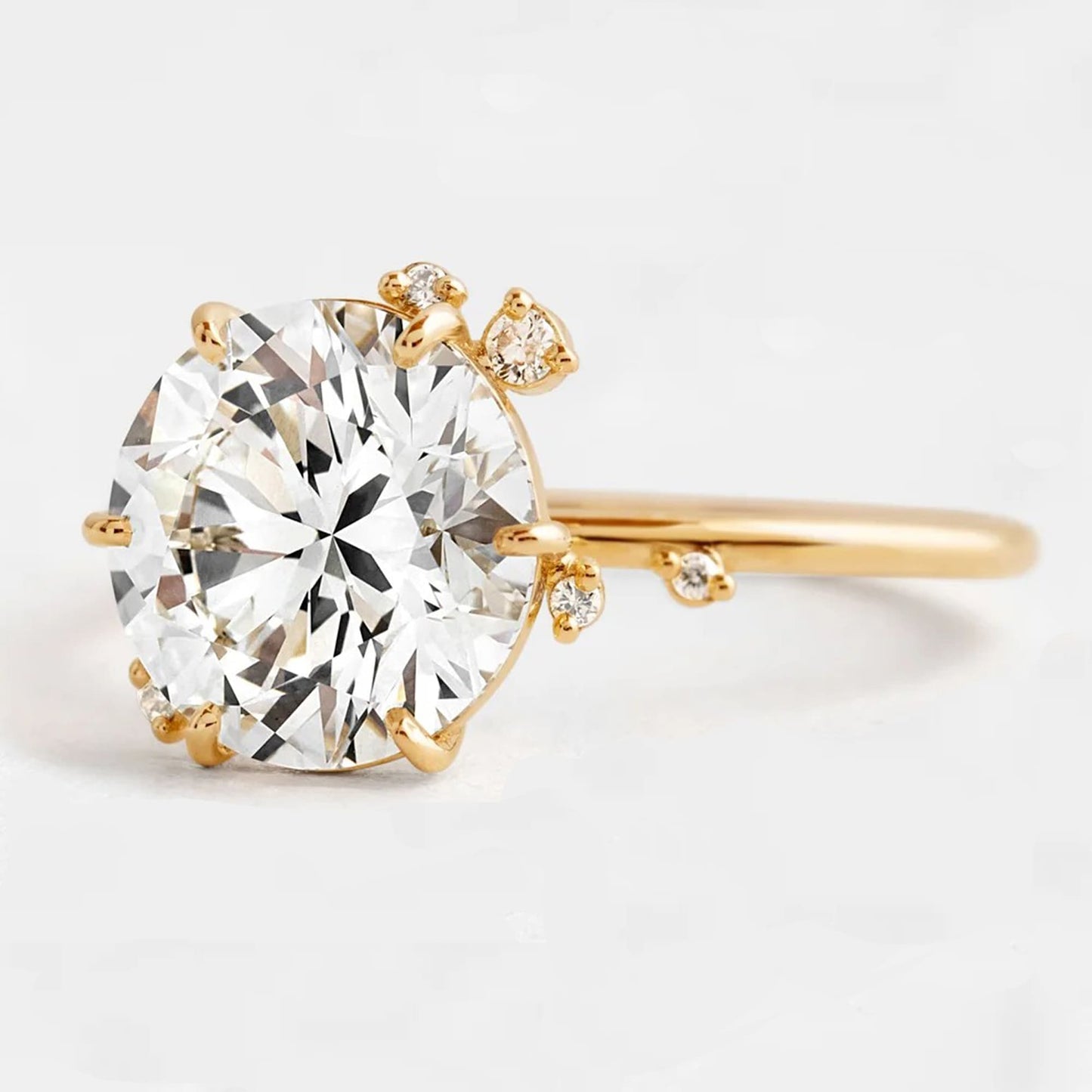 round diamond engagement ring