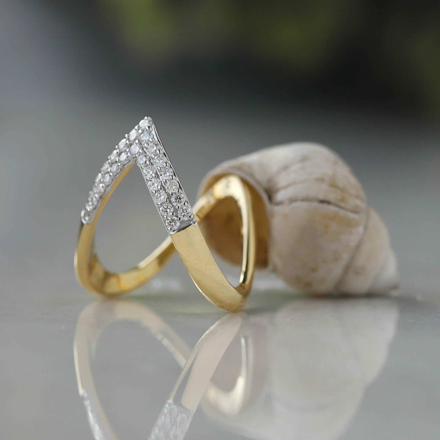 v ring