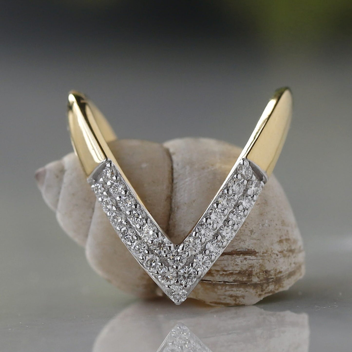 v ring