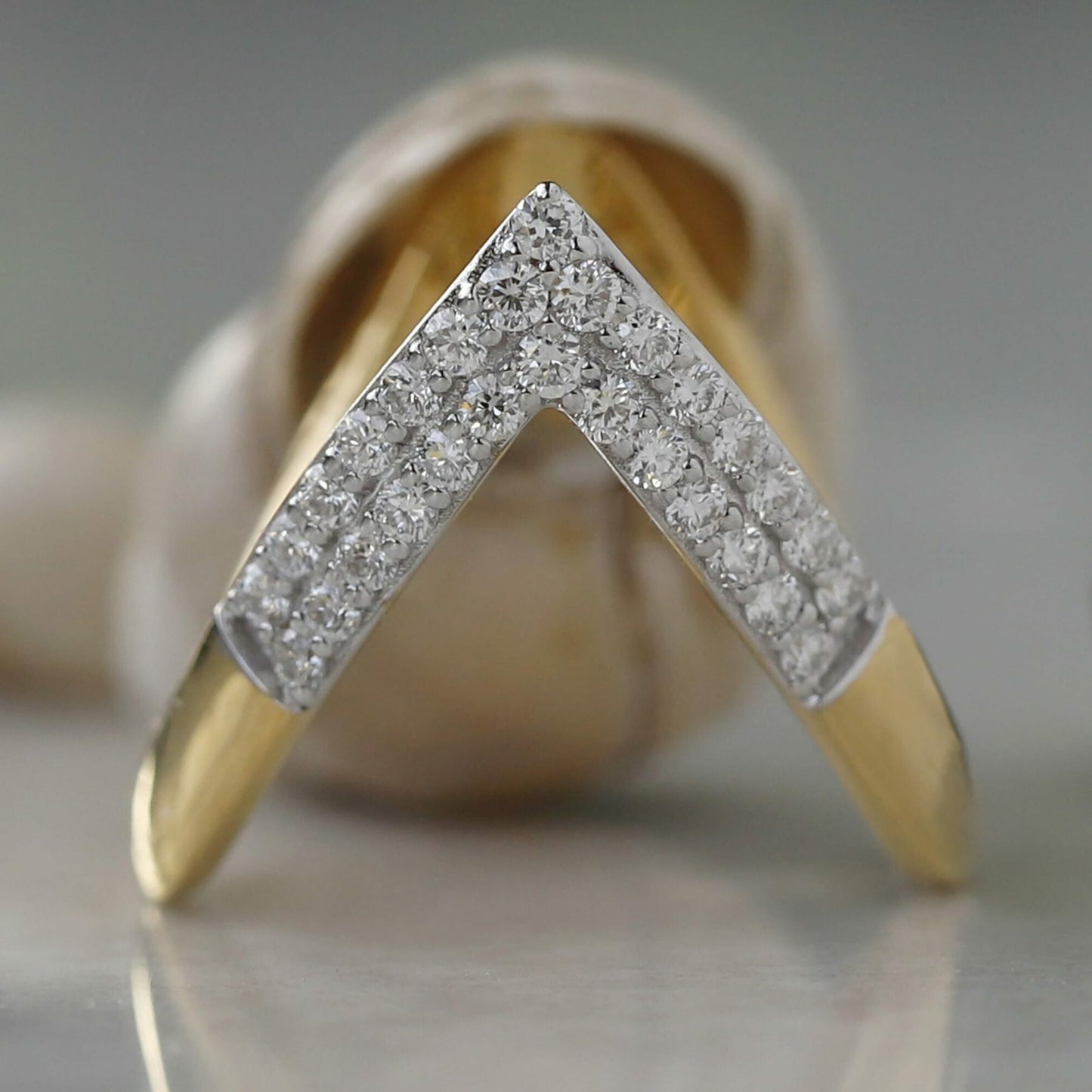 v ring