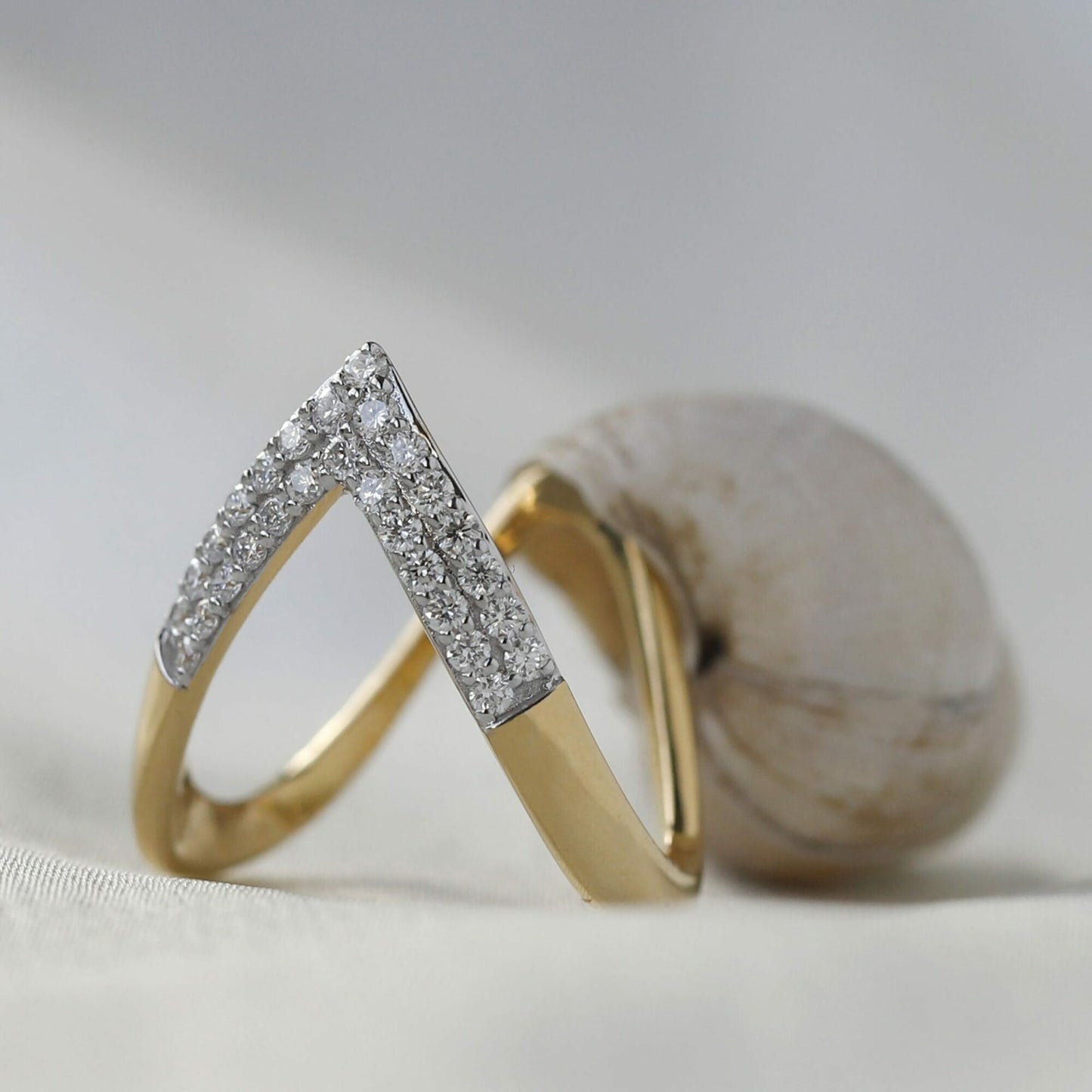 v ring
