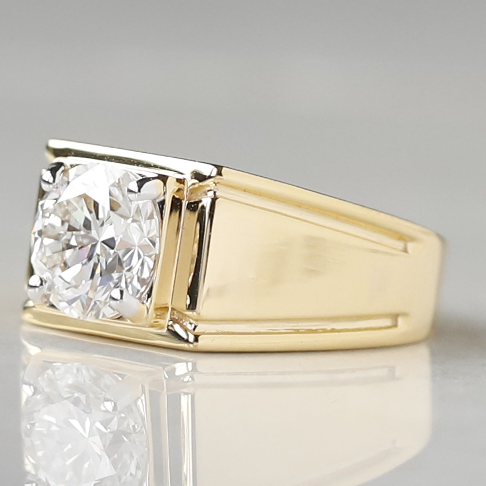2 Carat Brilliant Cut Diamond Ring