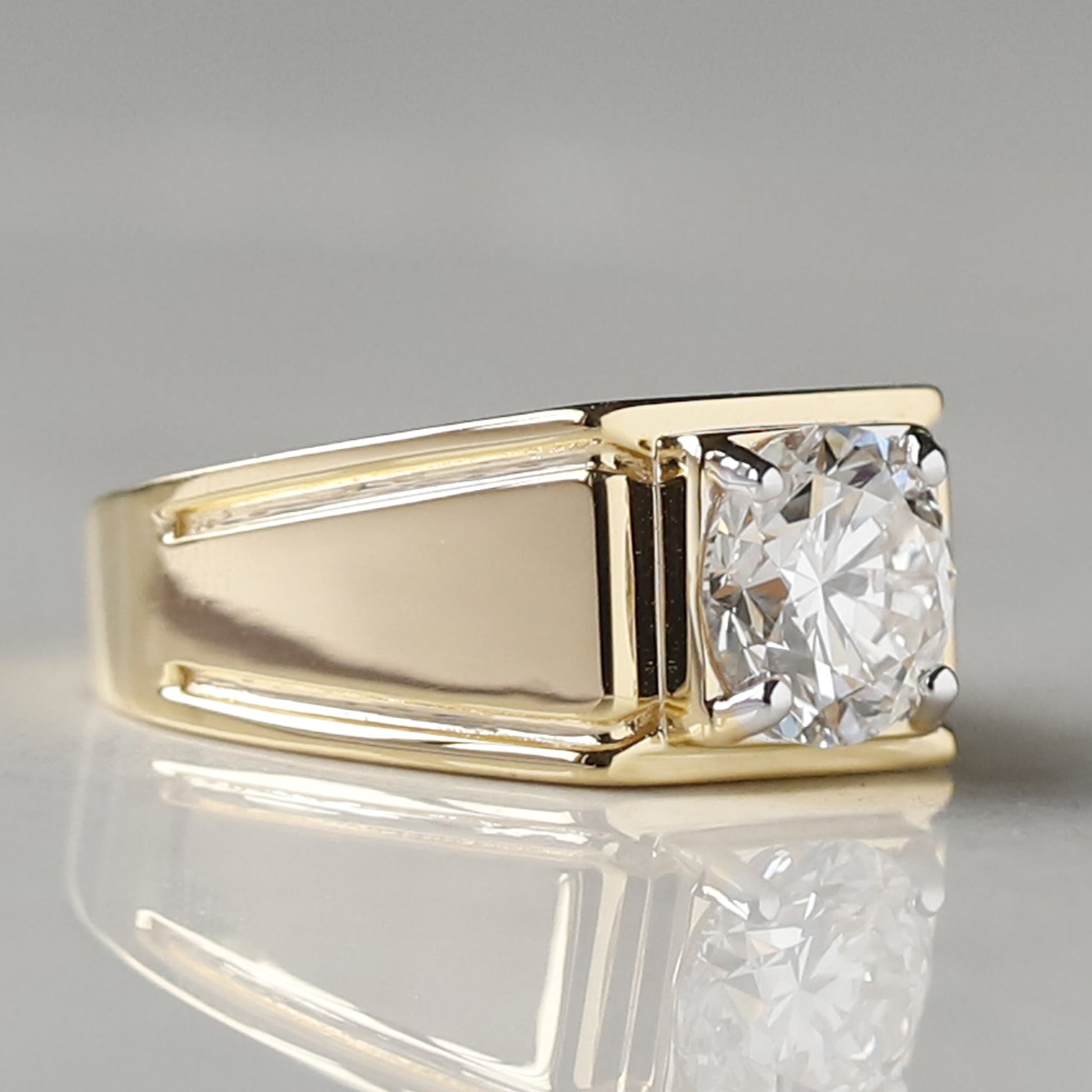 2 Carat Brilliant Cut Diamond Ring