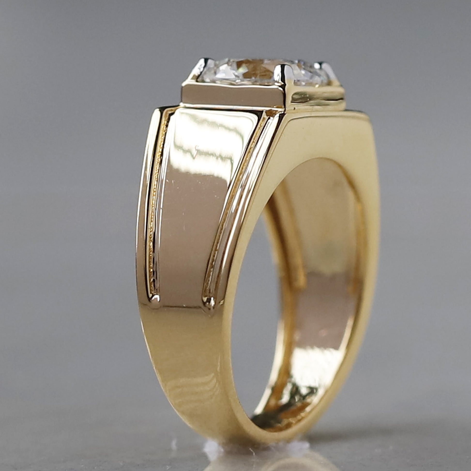 2 Carat Brilliant Cut Diamond Ring