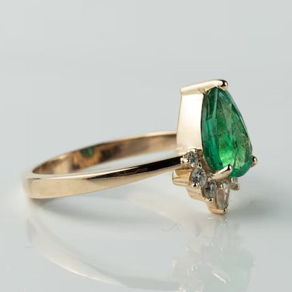 emerald pear cut ring