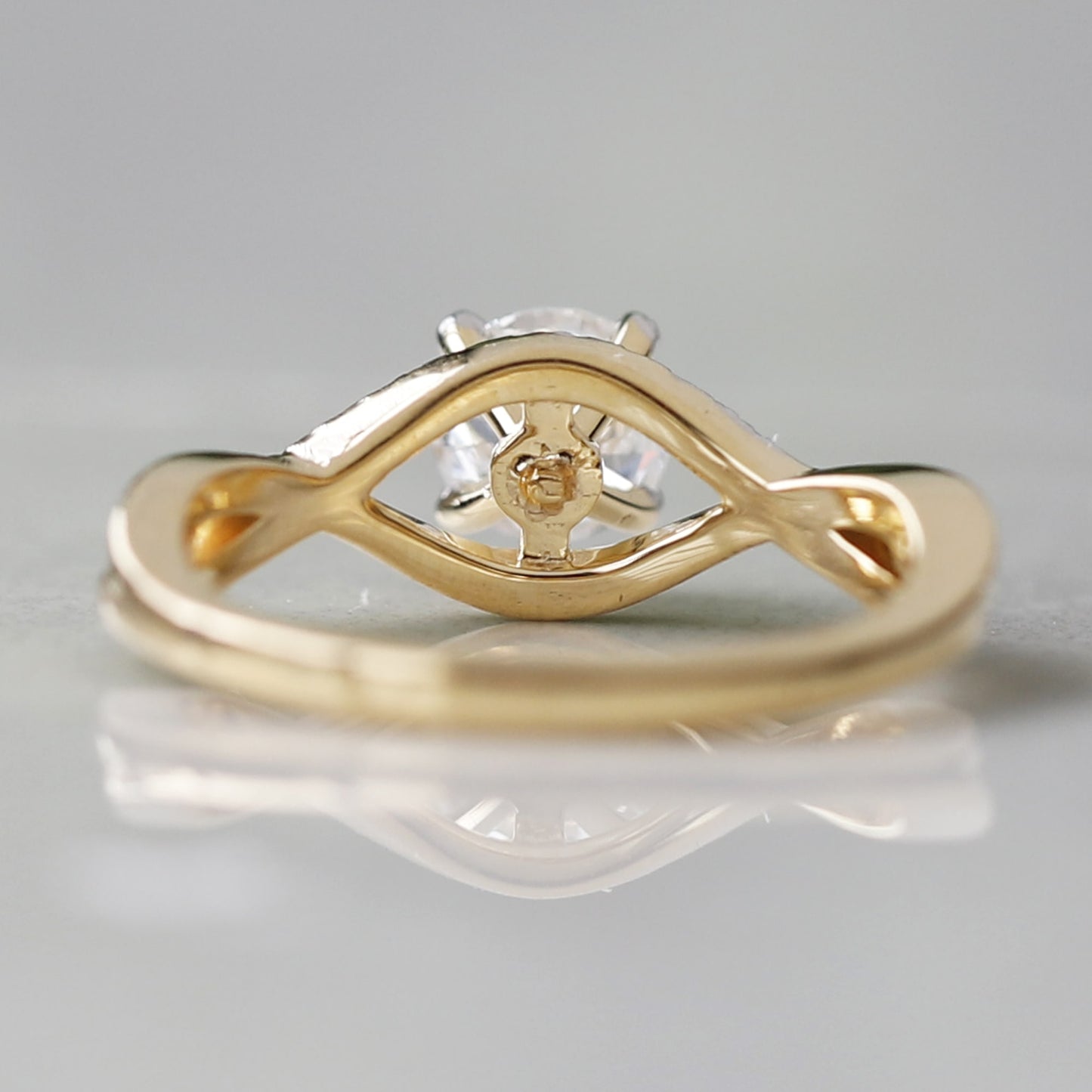 diamond women's ring