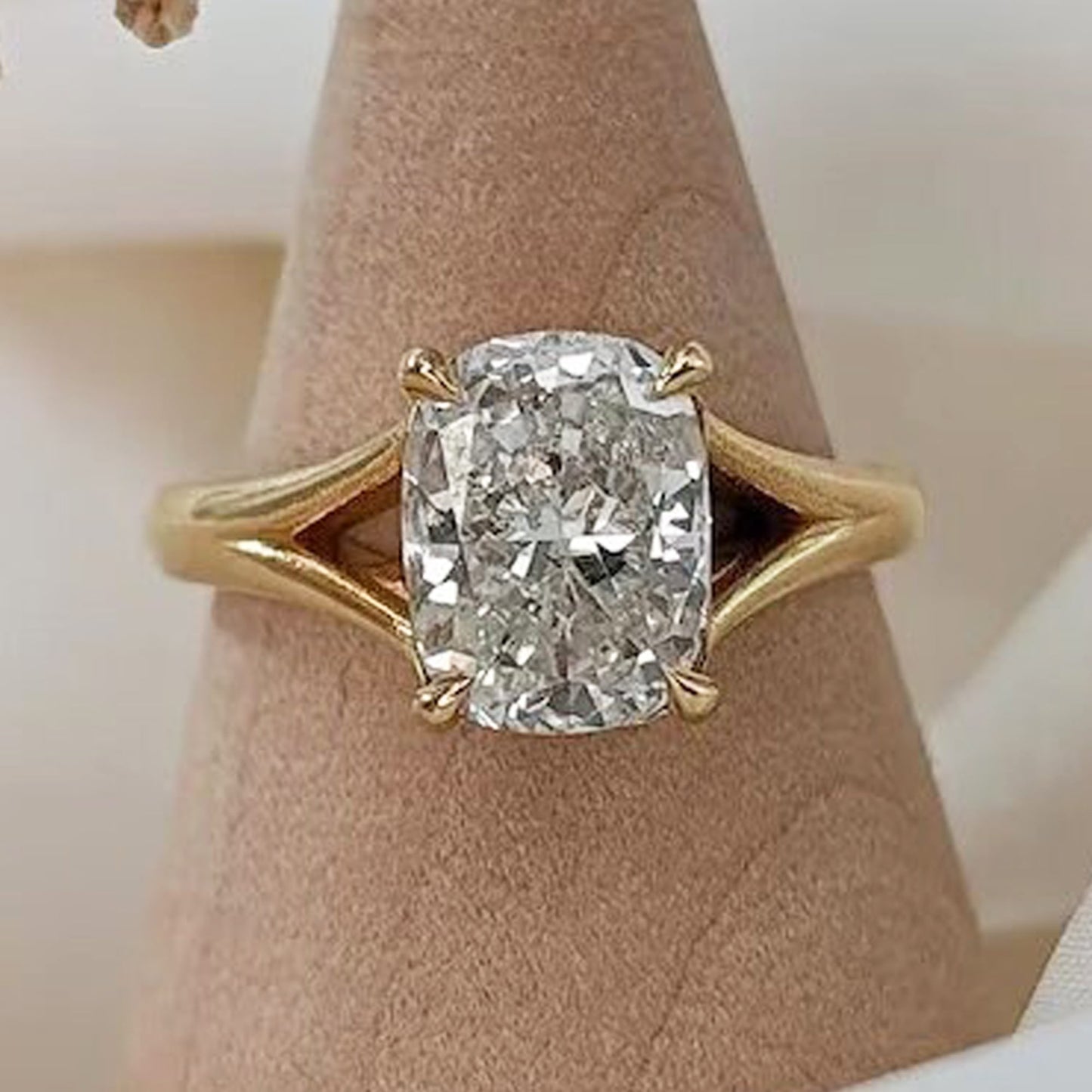 elongated cushion cut diamond