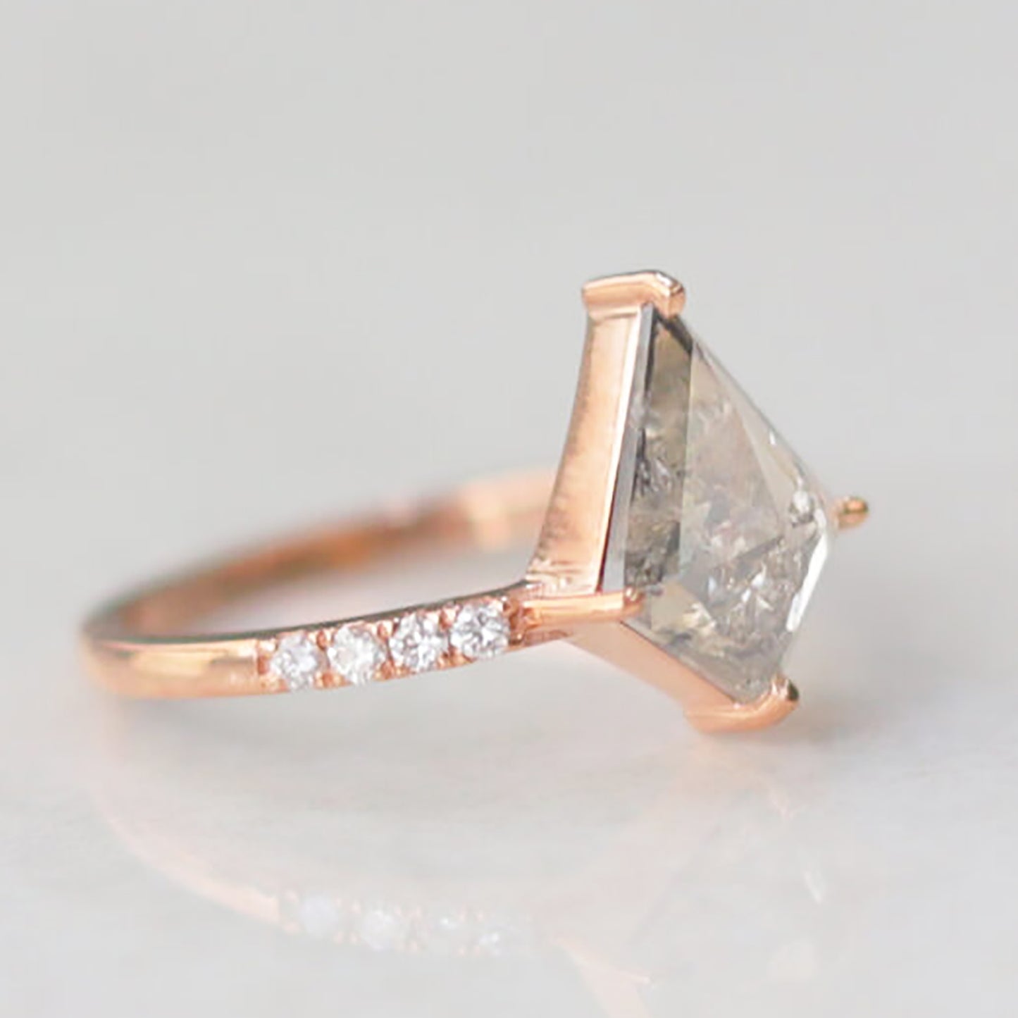 kite shaped ring